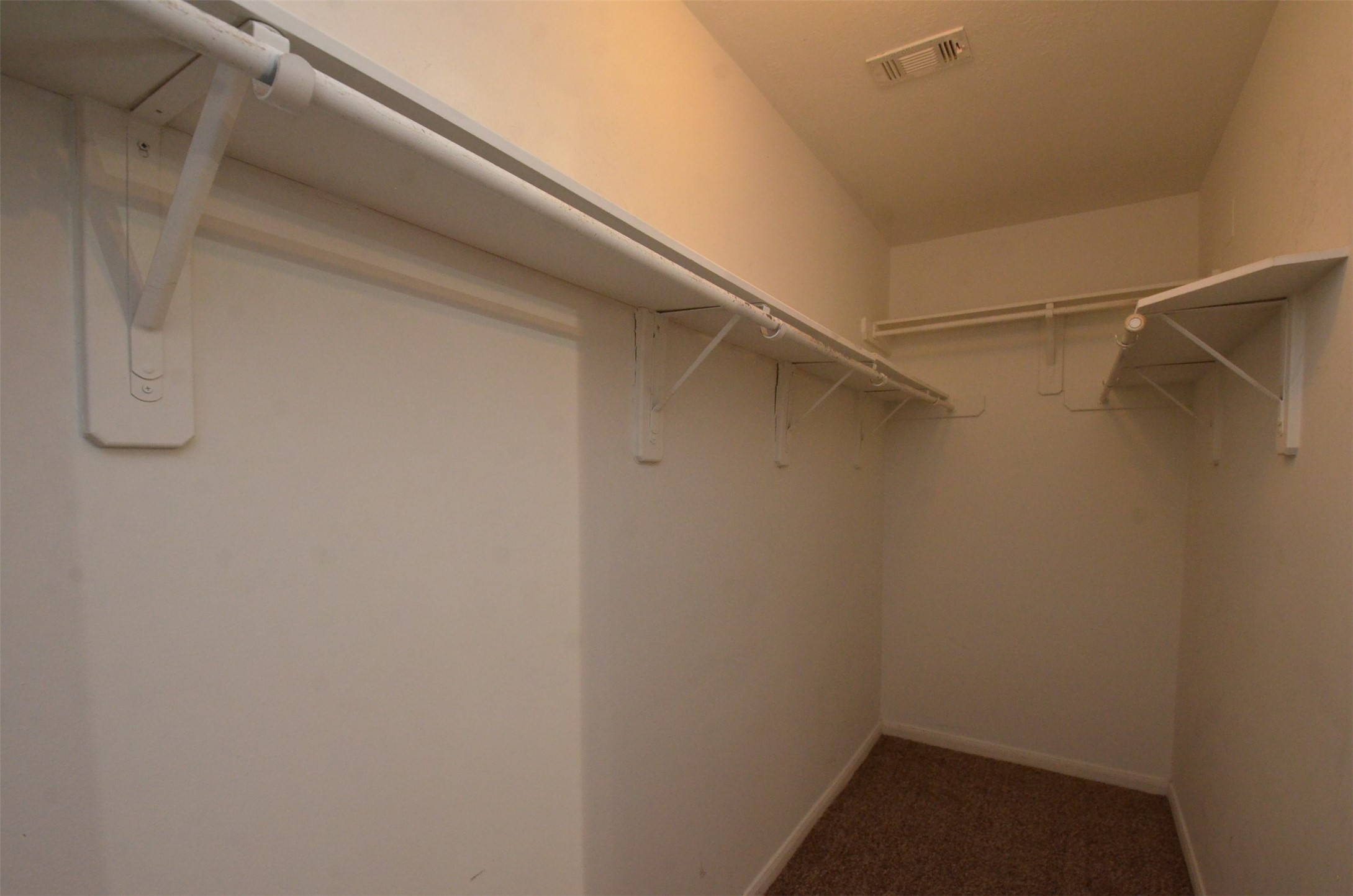 4823 Knights Branch Drive N Property Photo 34