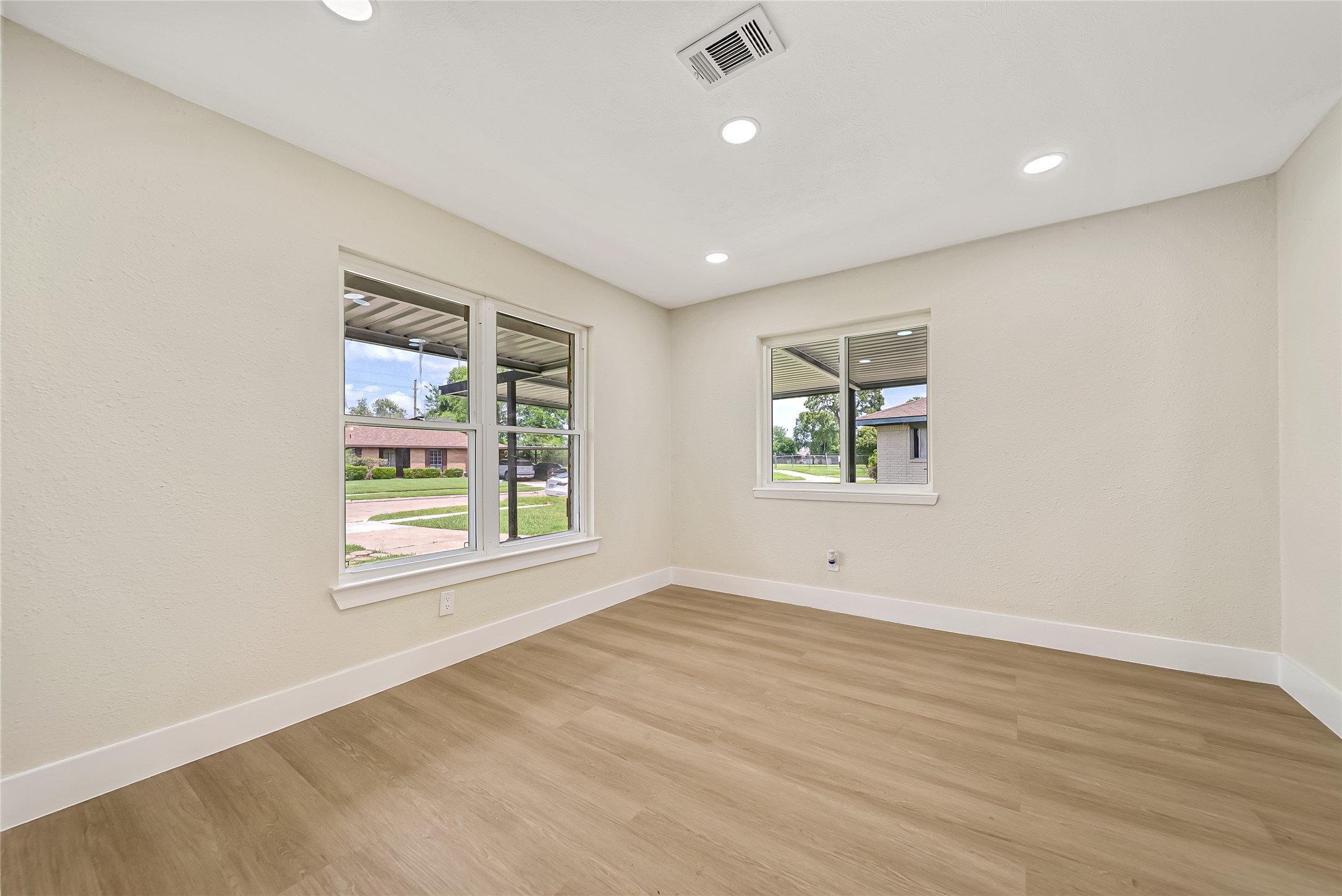 12514 Frazier River Drive Property Photo 6