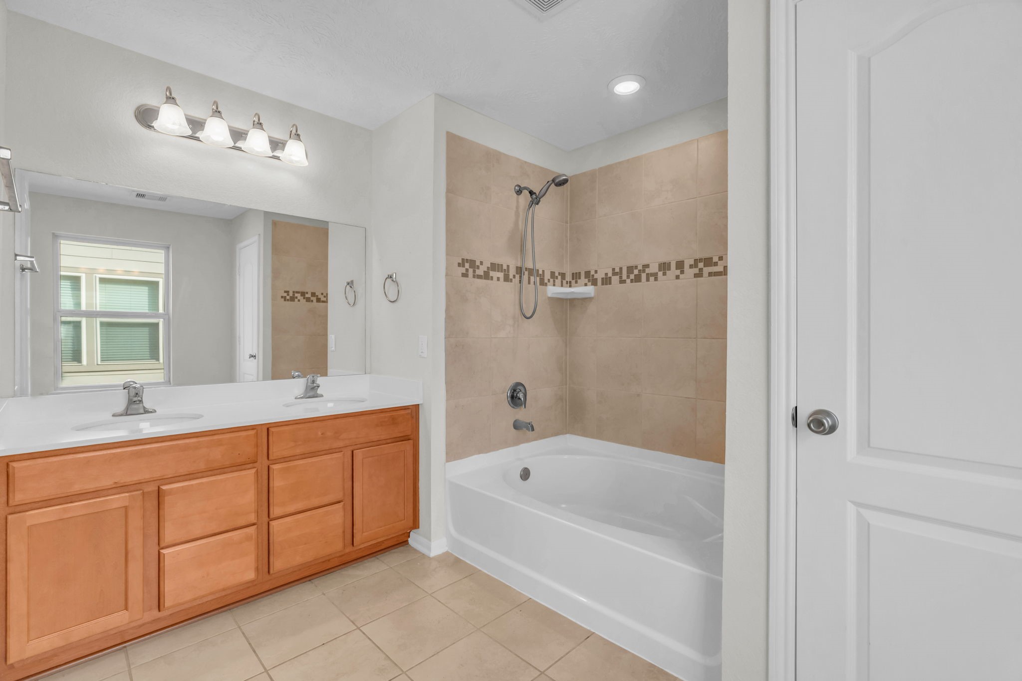 11918 Sabine Woods Trail Property Photo 38