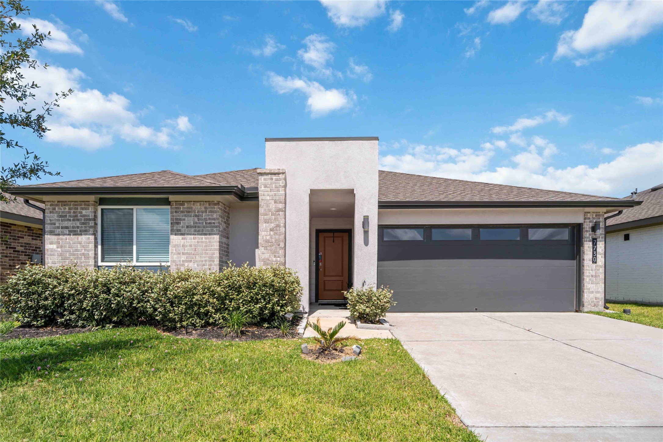 7730 Robert Lane