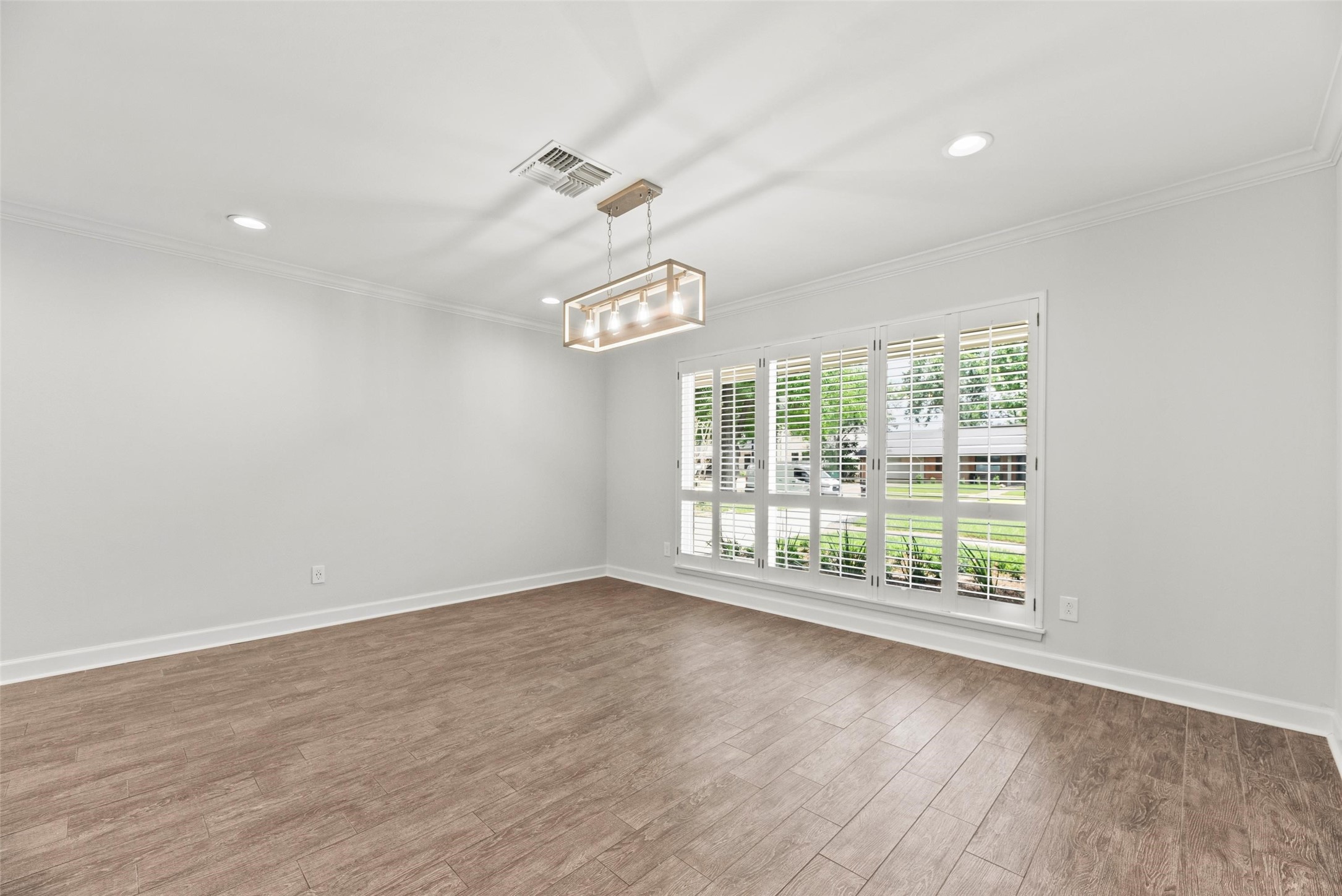 7211 Alderney Drive Property Photo 8