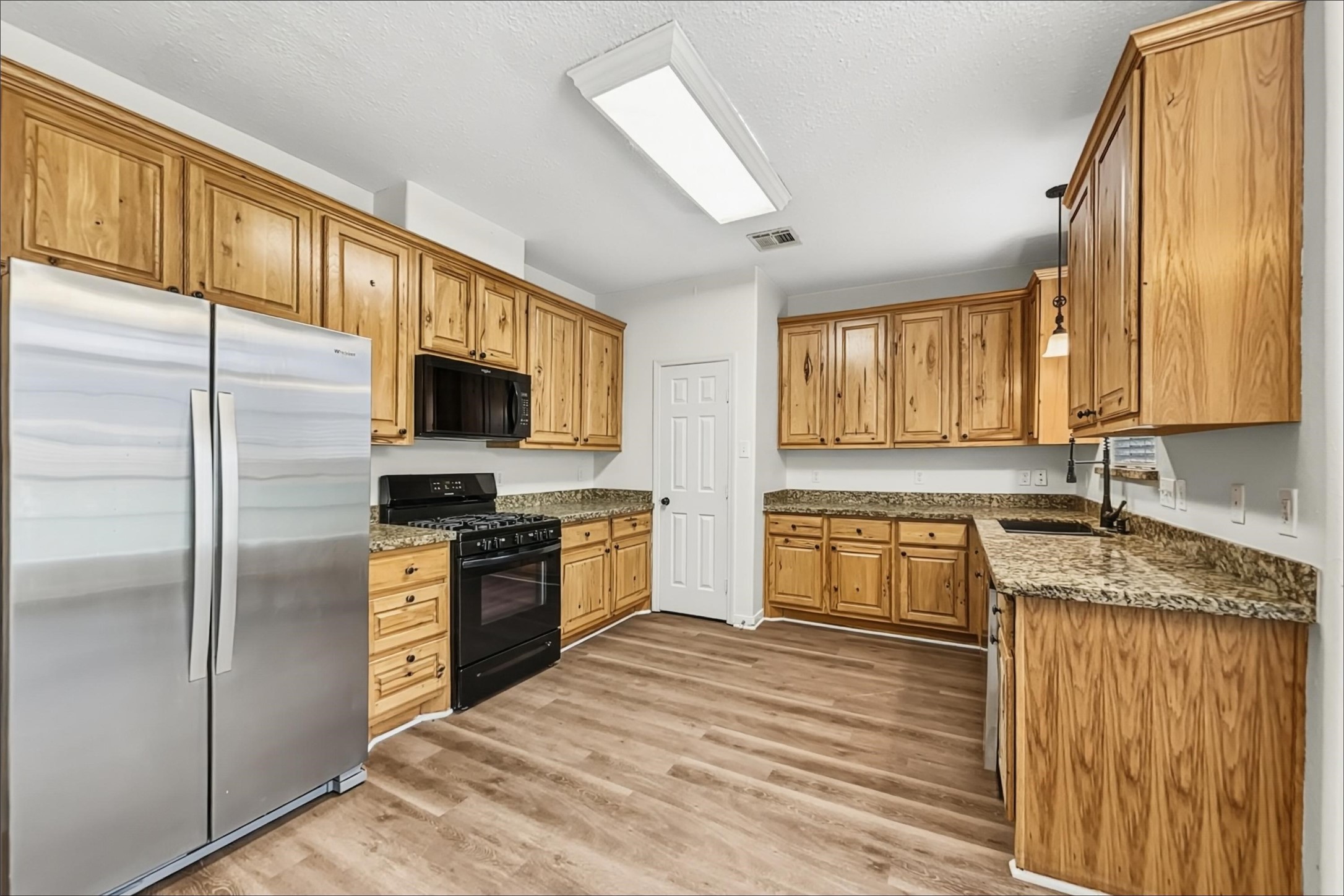 10917 Spruce Drive S Property Photo 2