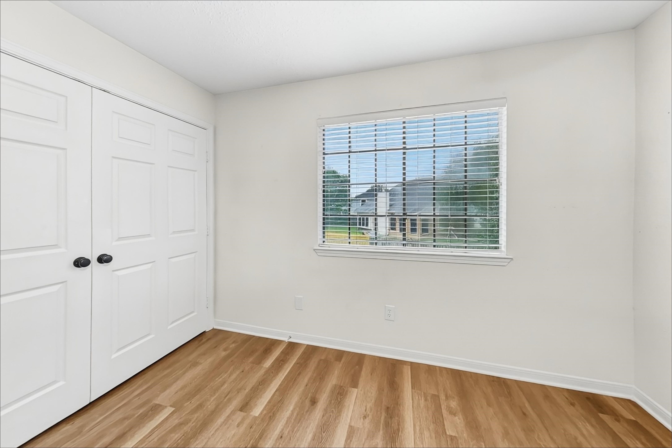 10917 Spruce Drive S Property Photo 16