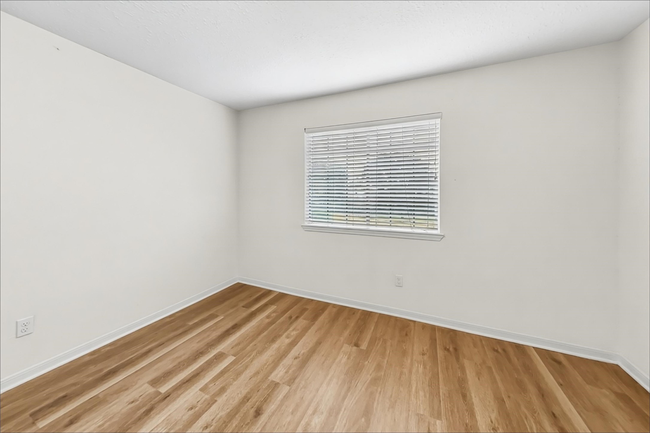 10917 Spruce Drive S Property Photo 17