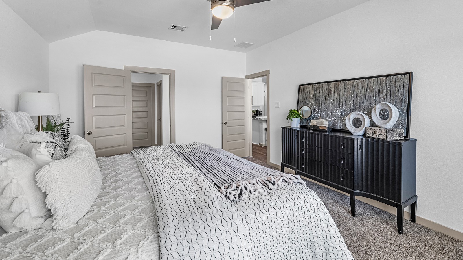 311 Robin Street Property Photo 7