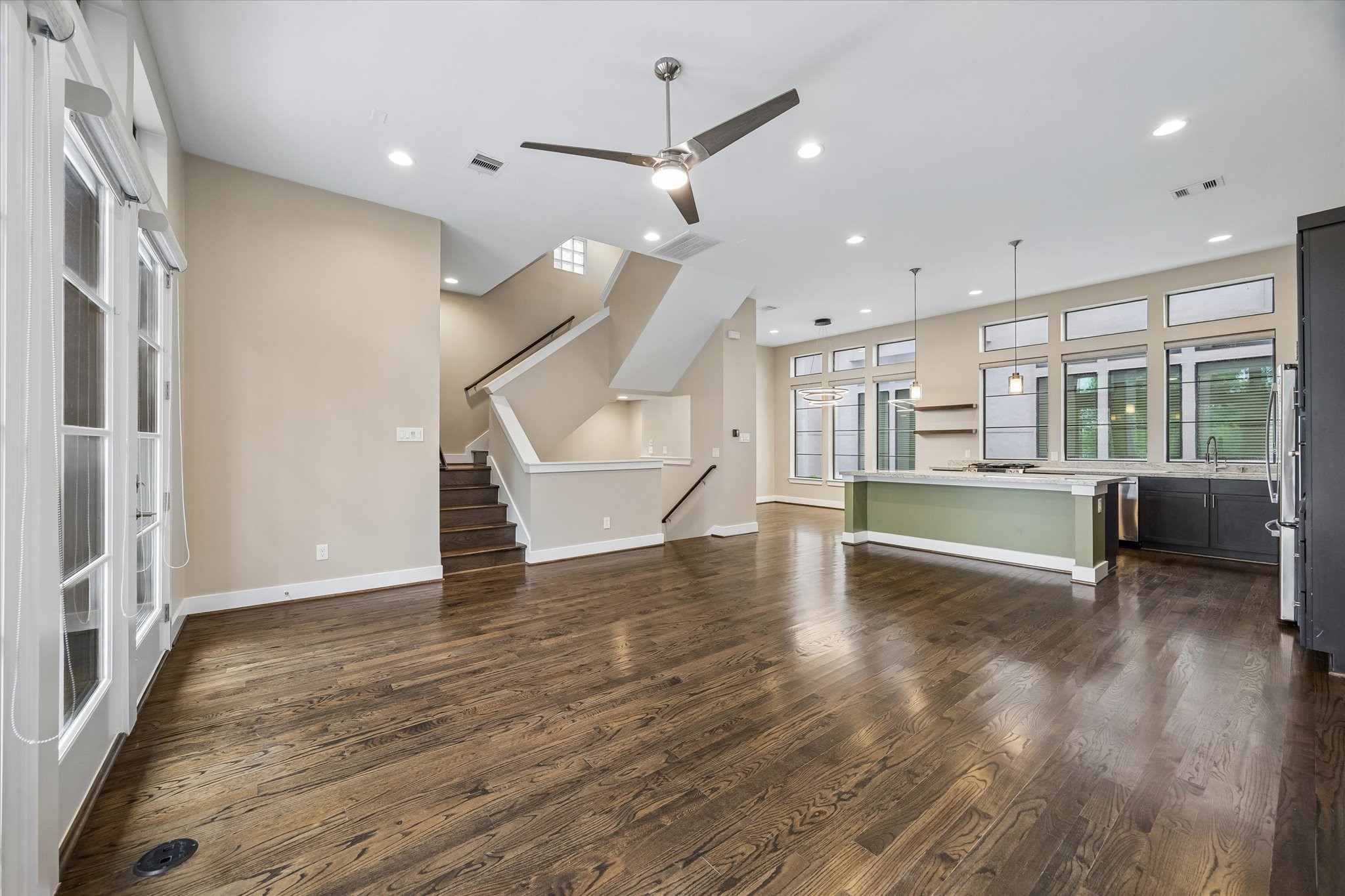 1805 Silver Street Property Photo 10