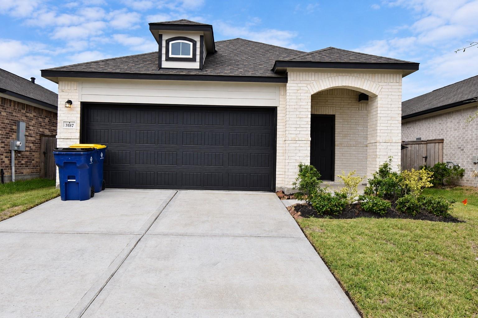 3187 Savannah Rose Drive, Angleton TX 77515 Property Photo 1