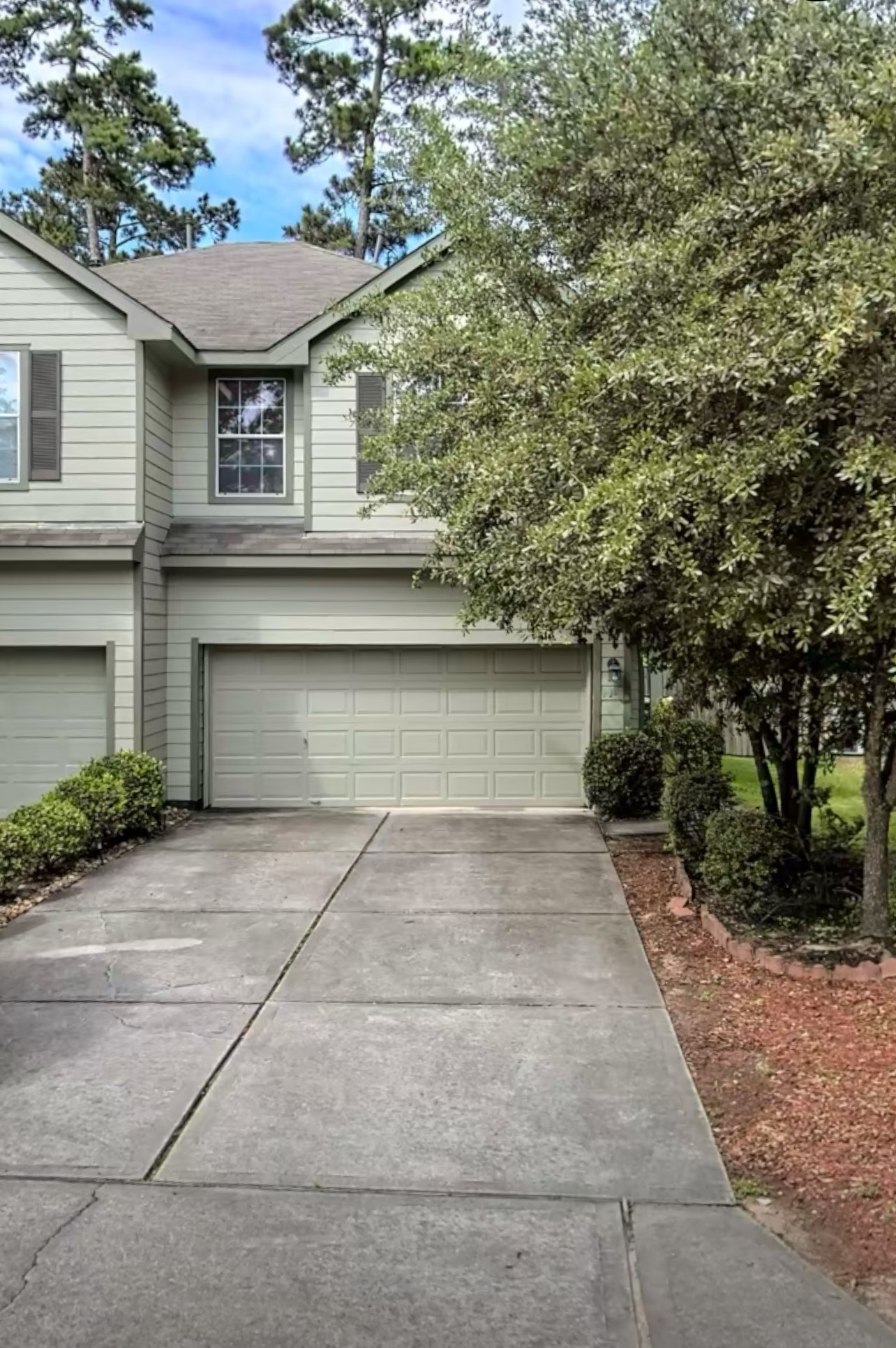 191 N Burberry Park Circle Property Photo 2