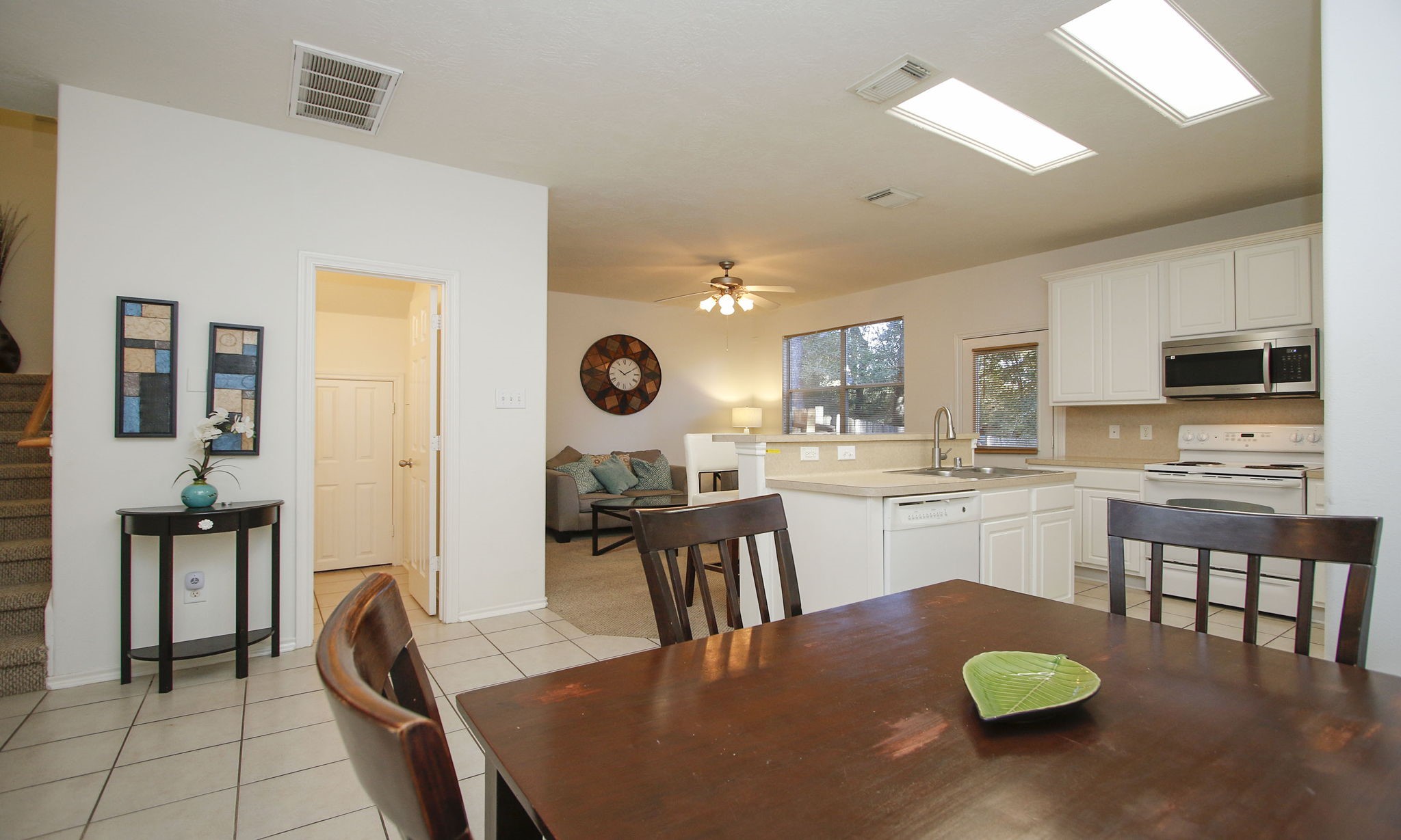 191 N Burberry Park Circle Property Photo 8