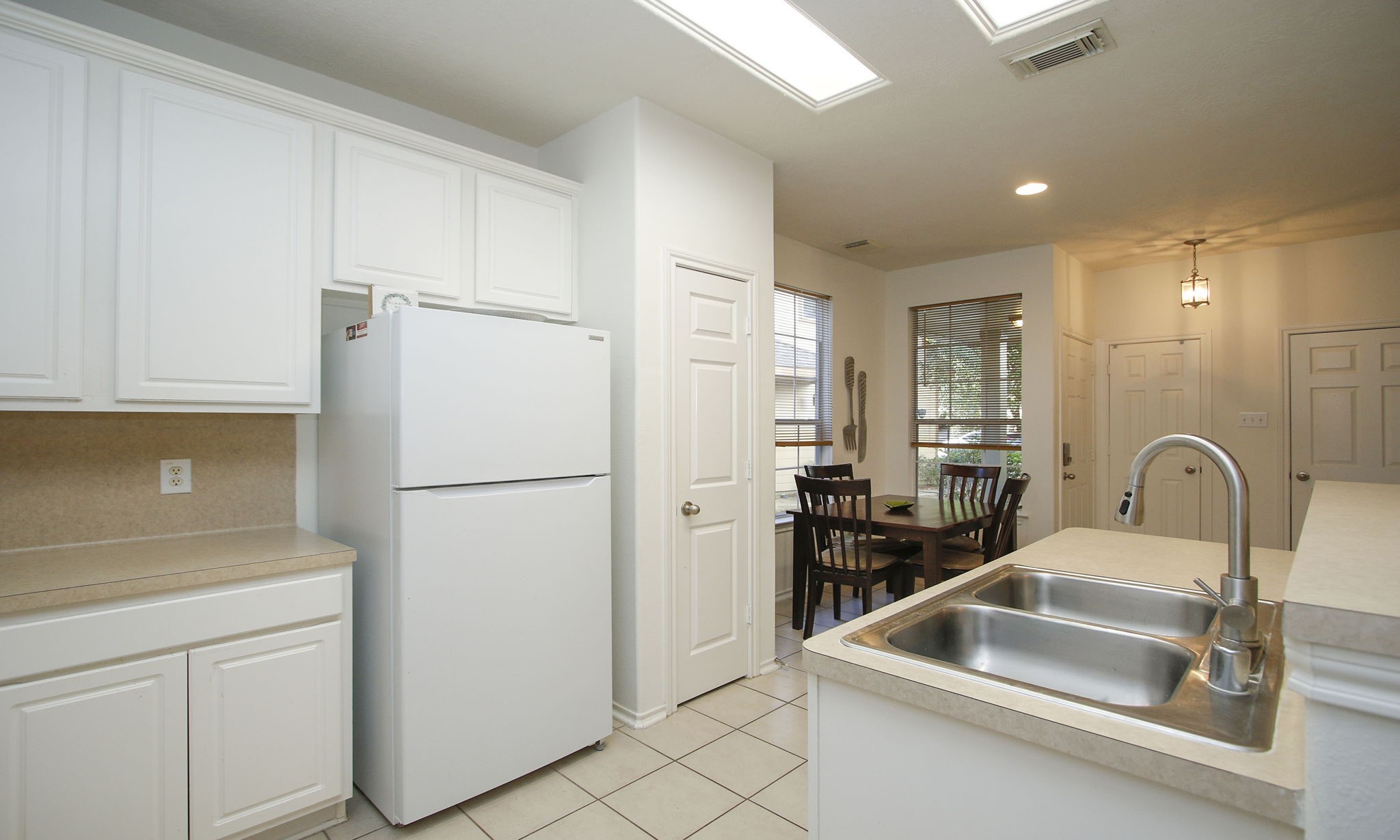 191 N Burberry Park Circle Property Photo 10