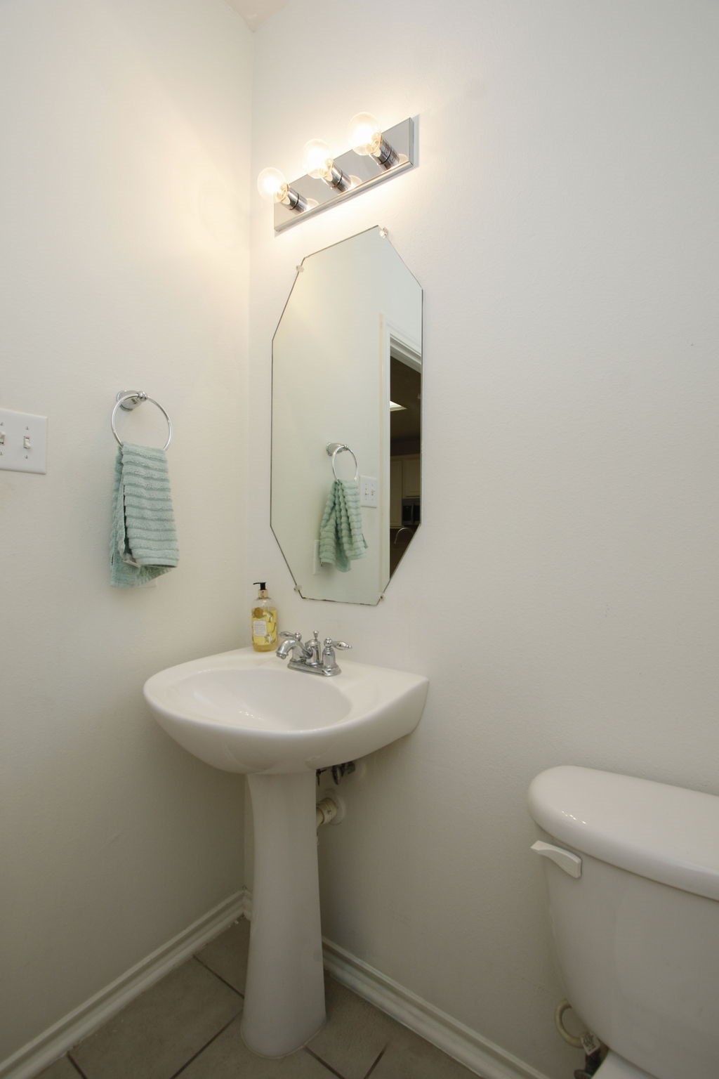 191 N Burberry Park Circle Property Photo 15