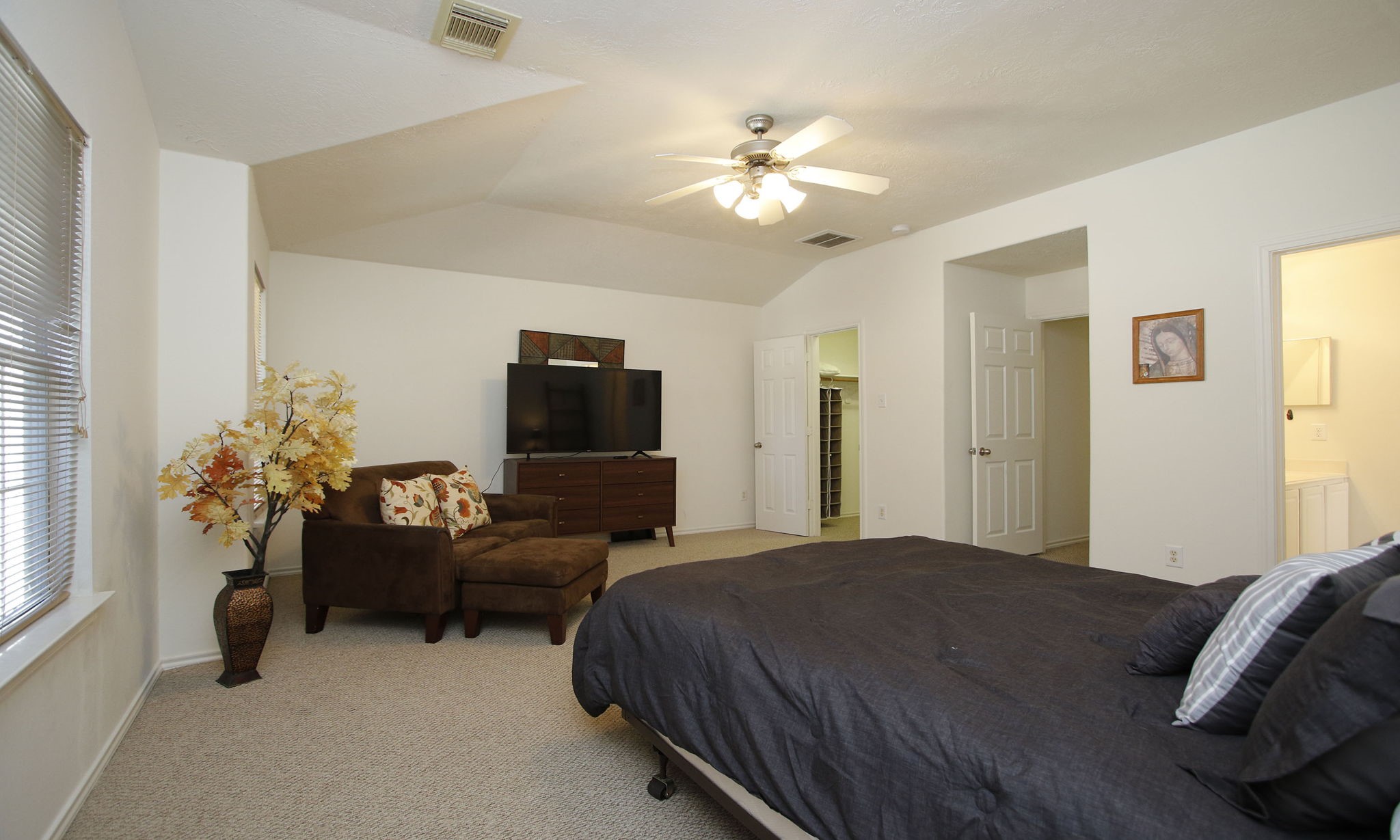 191 N Burberry Park Circle Property Photo 18