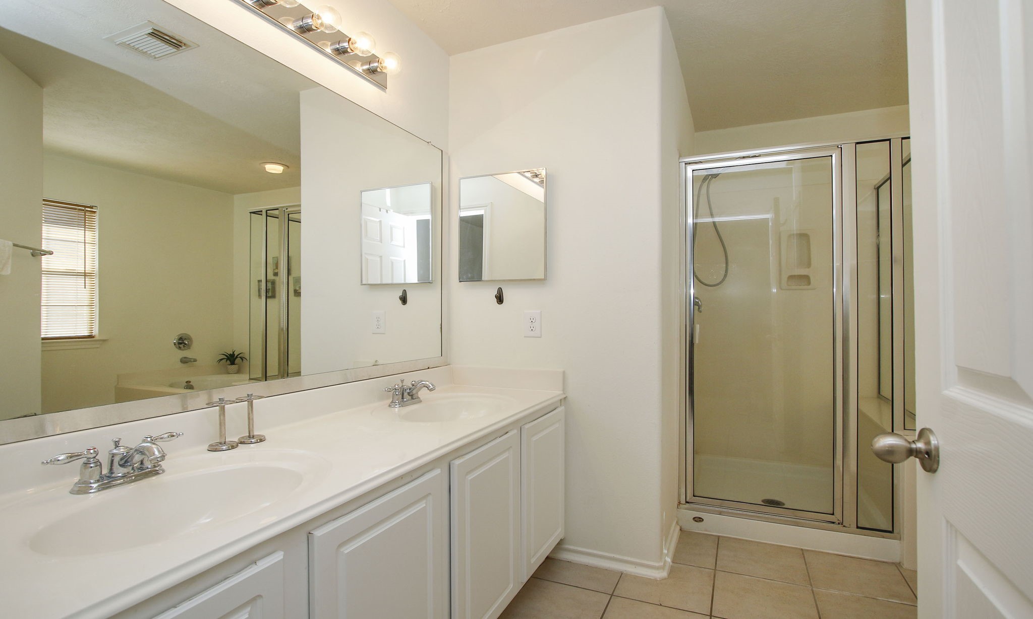 191 N Burberry Park Circle Property Photo 19