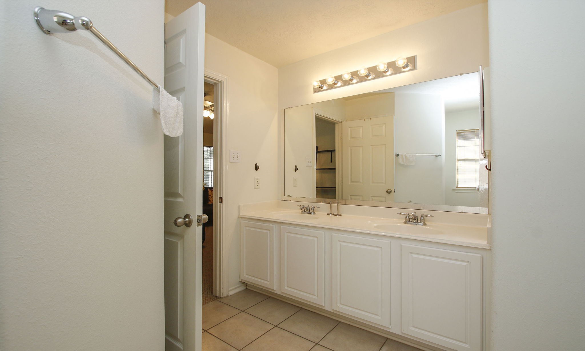 191 N Burberry Park Circle Property Photo 21