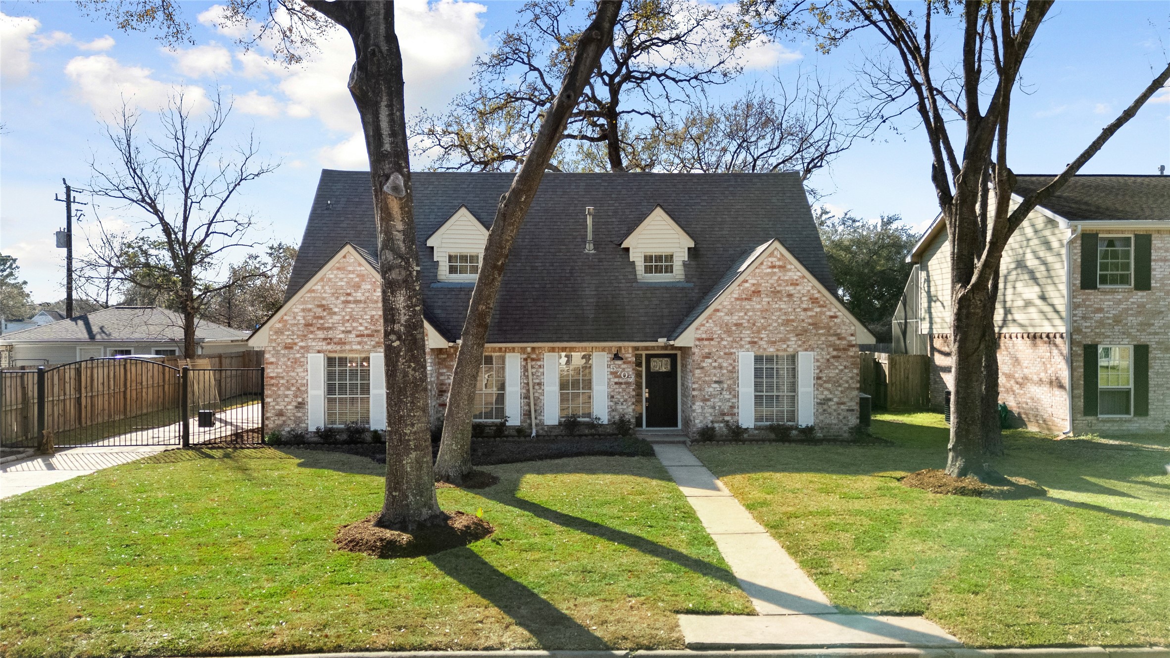 5707 Ash Oak Drive