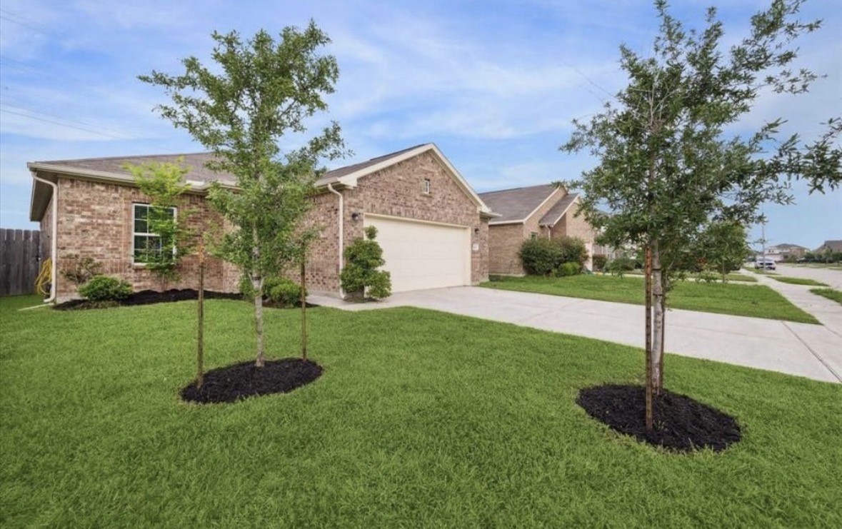 8711 Willet Street Property Photo 2