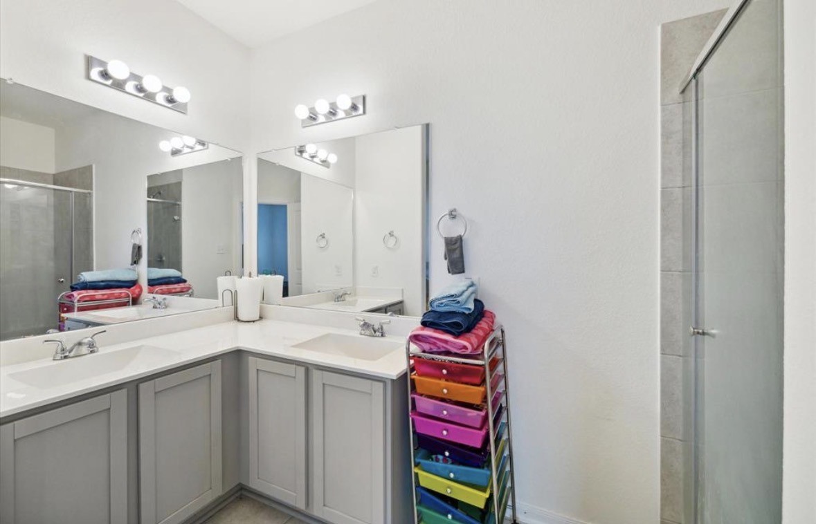8711 Willet Street Property Photo 10