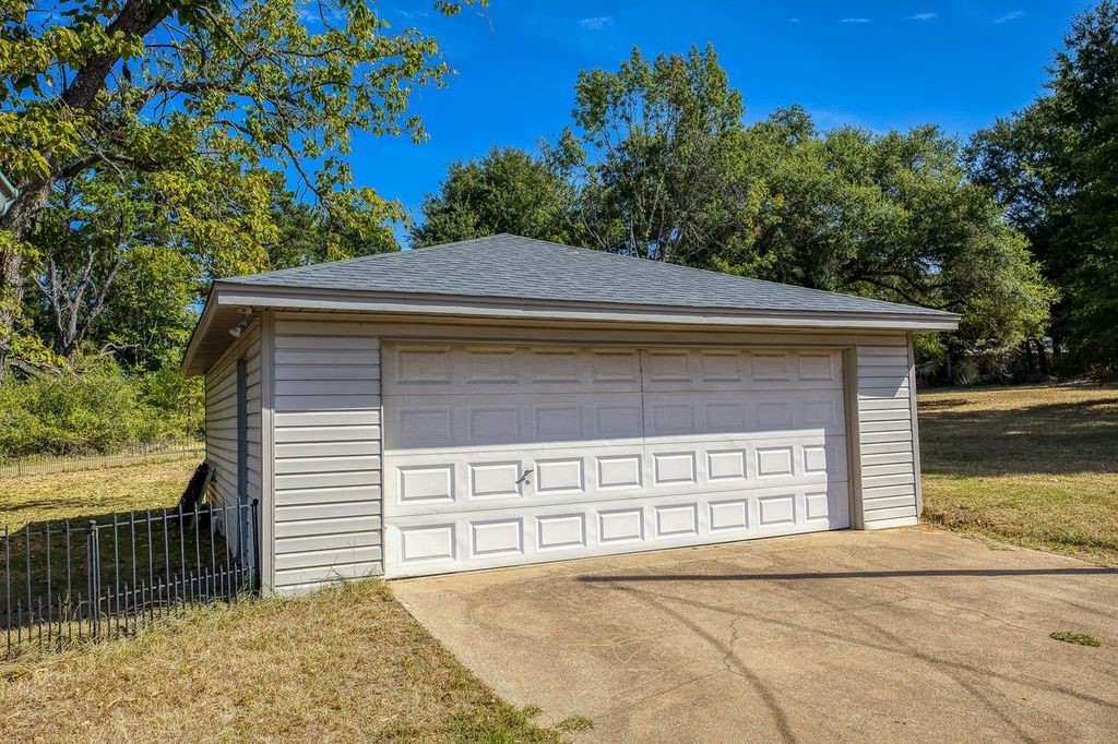 2299 Fm 2574 Property Photo 4