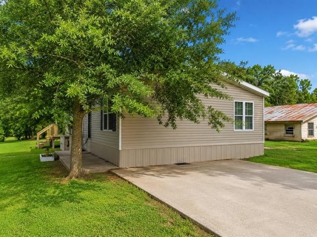 669 & 685 W Fm 1004 Property Photo 3