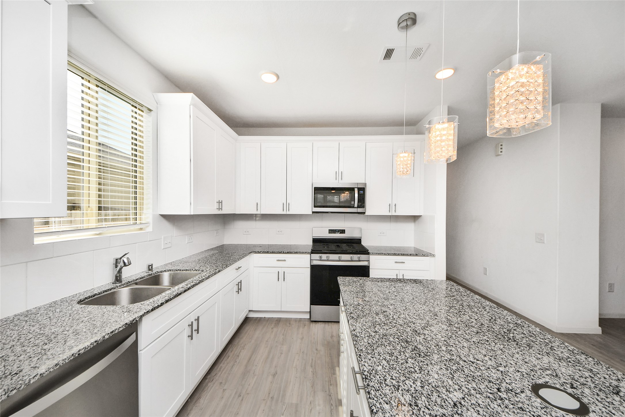 14817 Ash Landing Drive Property Photo 6