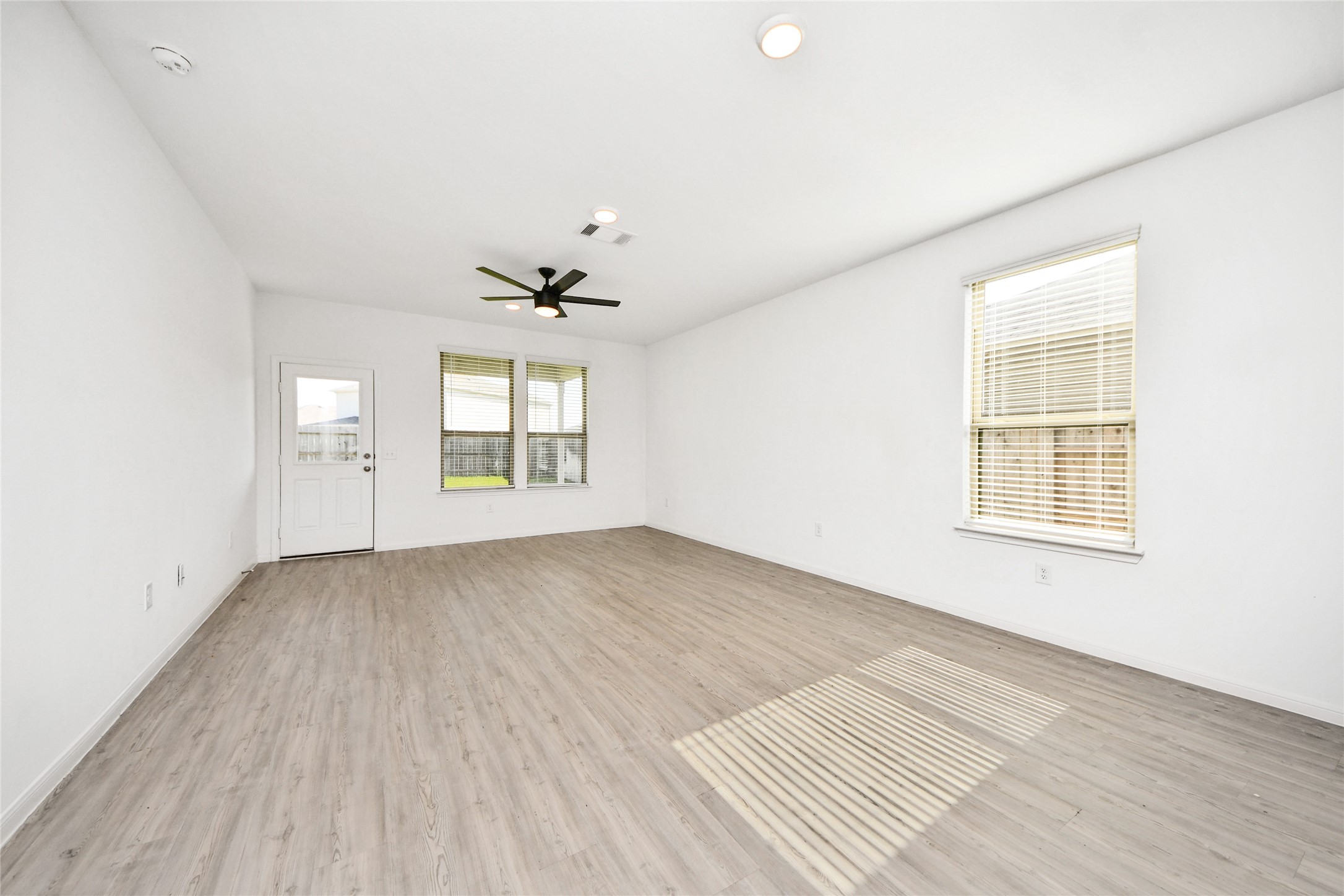 14817 Ash Landing Drive Property Photo 10