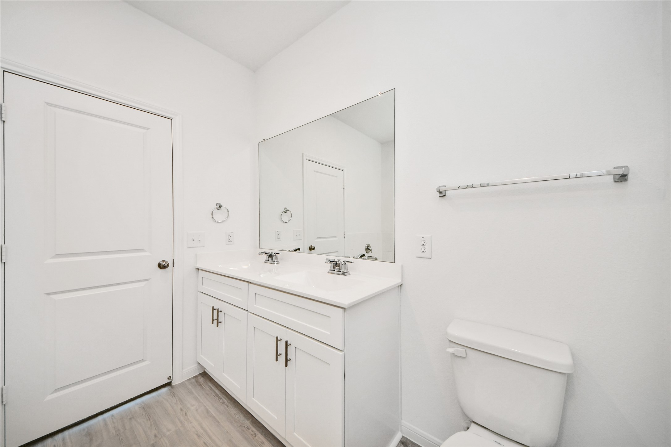 14817 Ash Landing Drive Property Photo 12