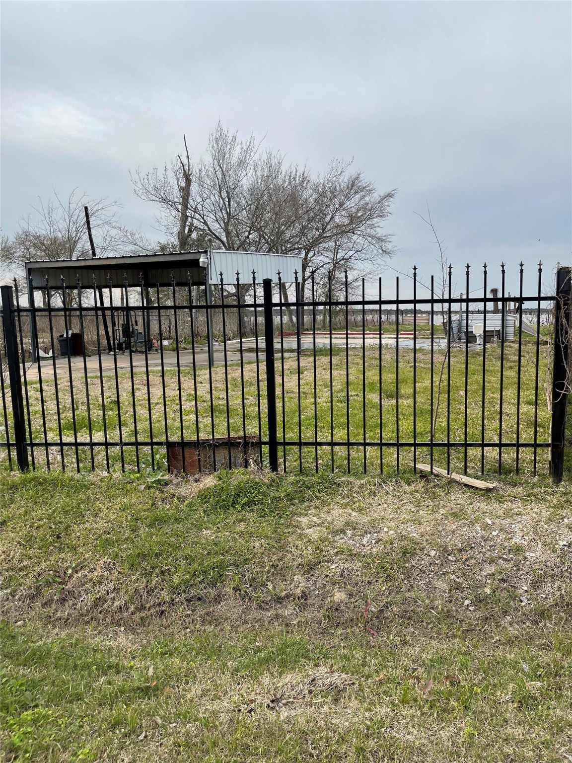 17325 River Road Property Photo 1