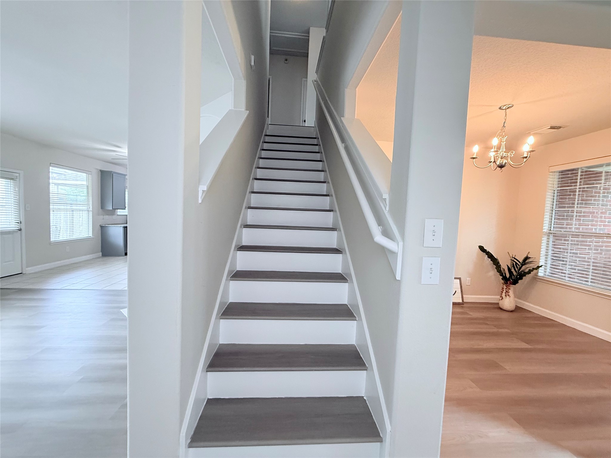 26430 Richwood Oaks Drive Property Photo 6