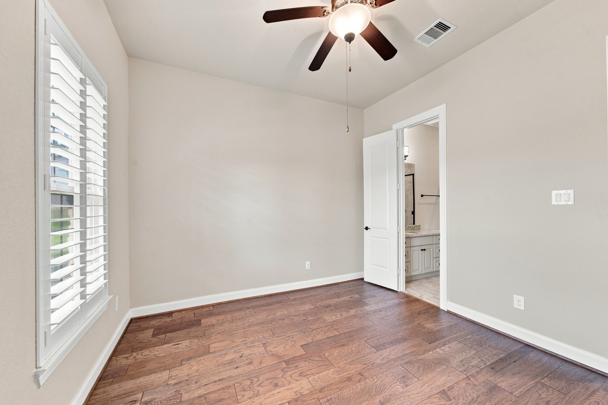 5734 Sutton Pine Lane Property Photo 12