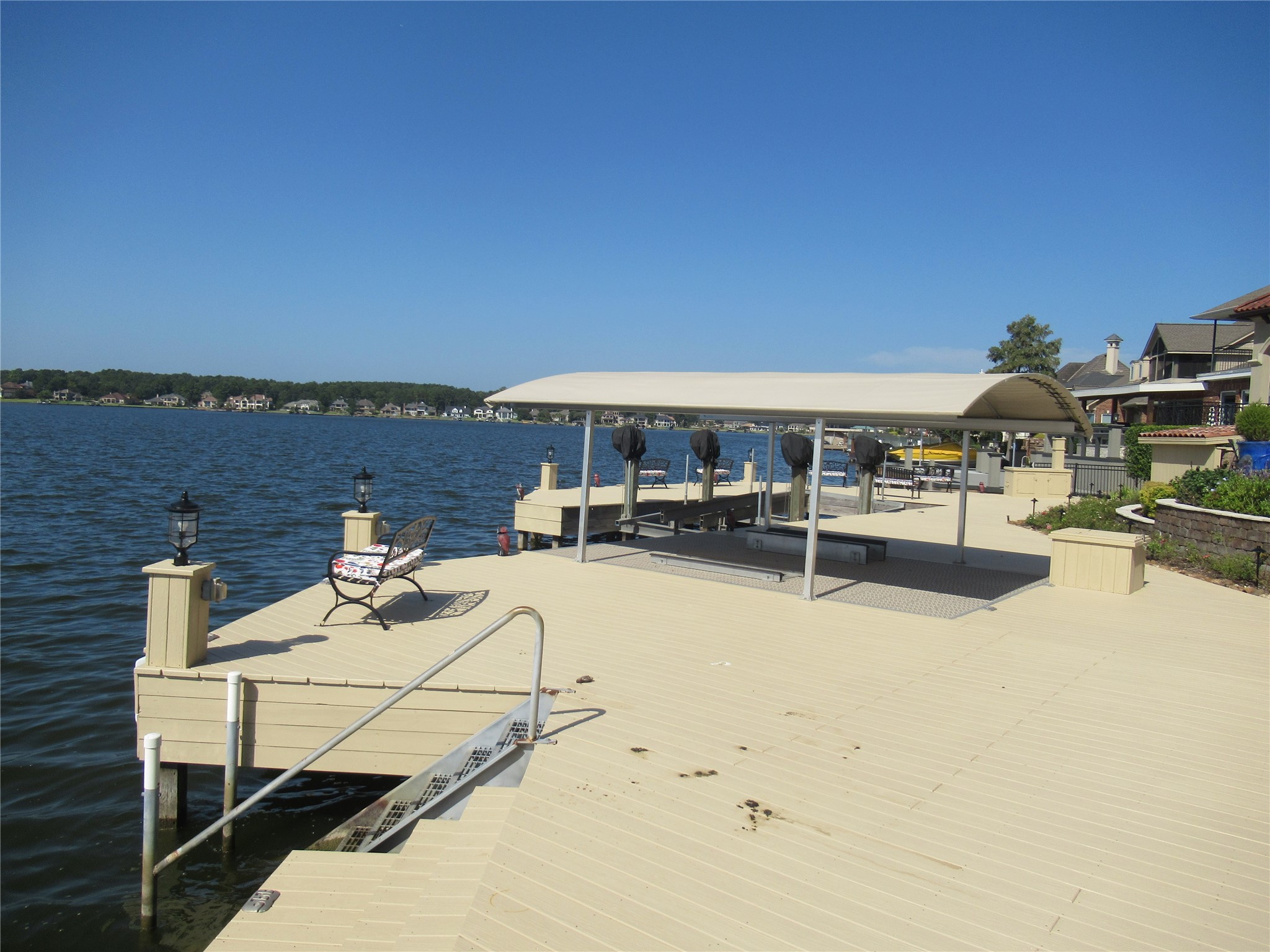 116 W Shore Lane Property Photo 5