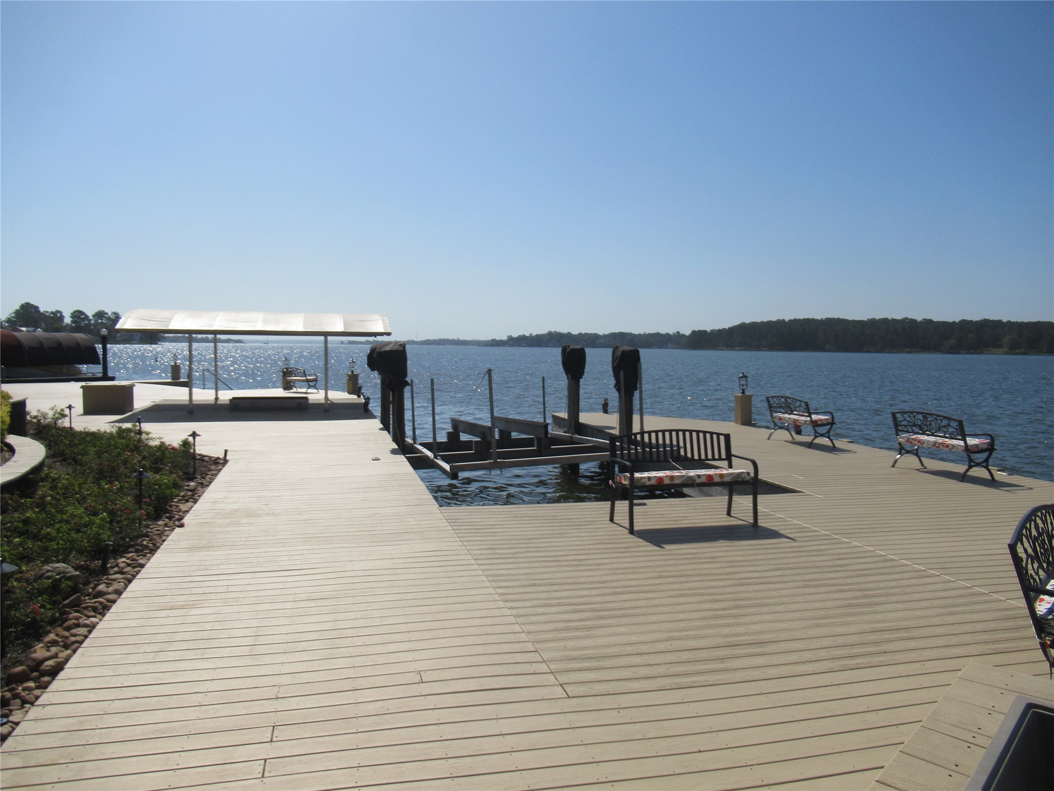 116 W Shore Lane Property Photo 8