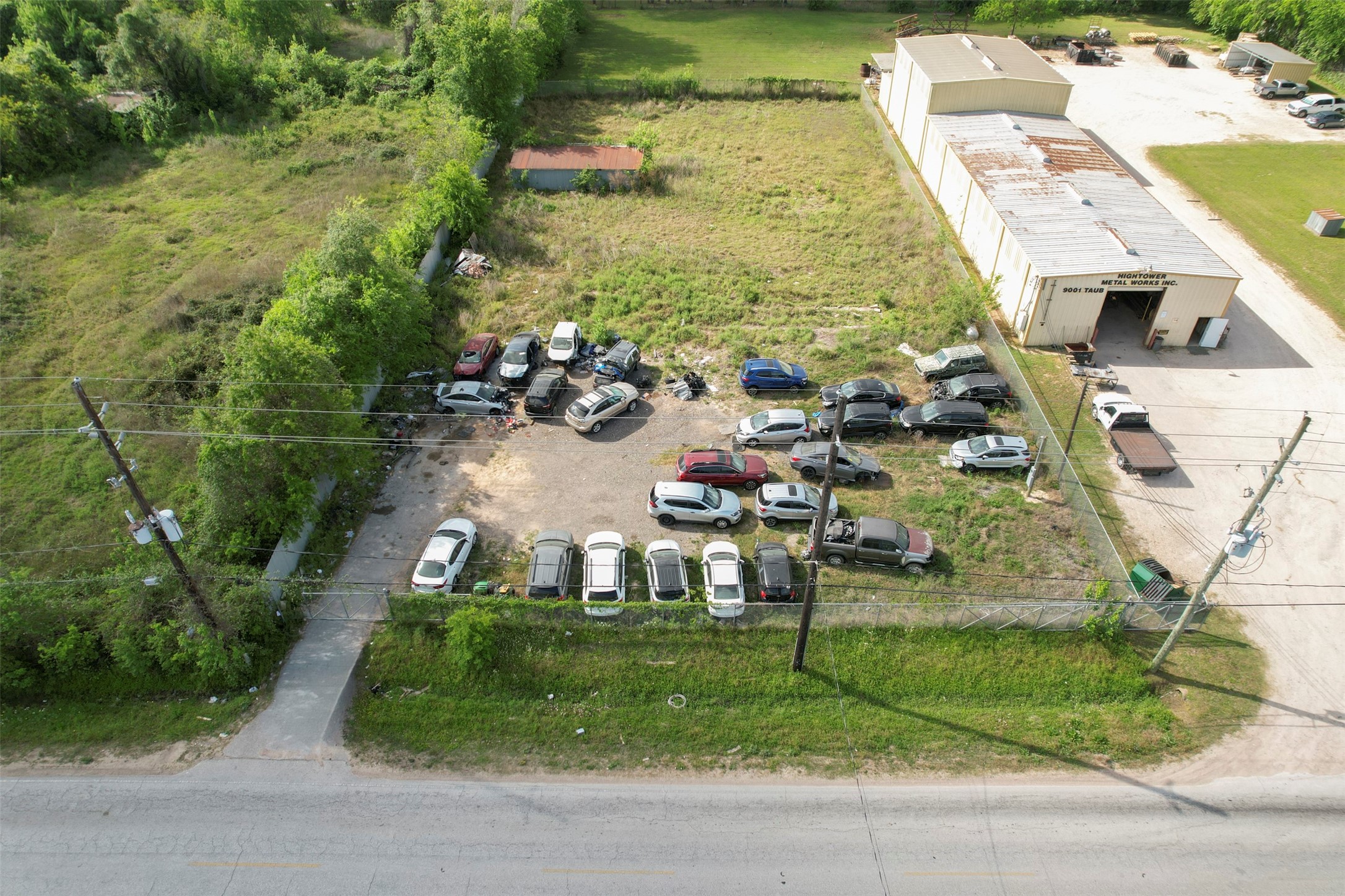 8909 Taub Road Property Photo 3