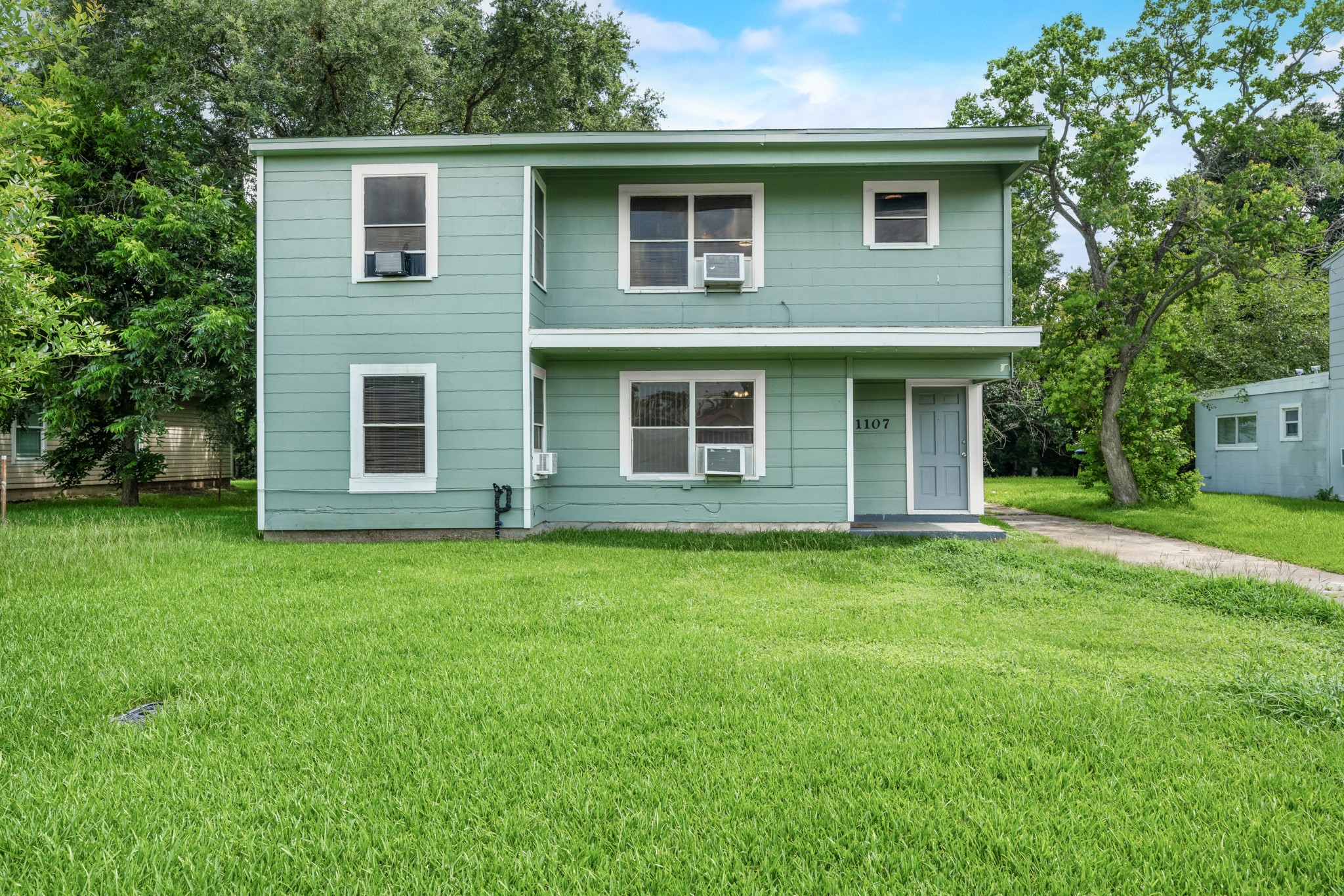1107 3rd Avenue N Property Photo 1