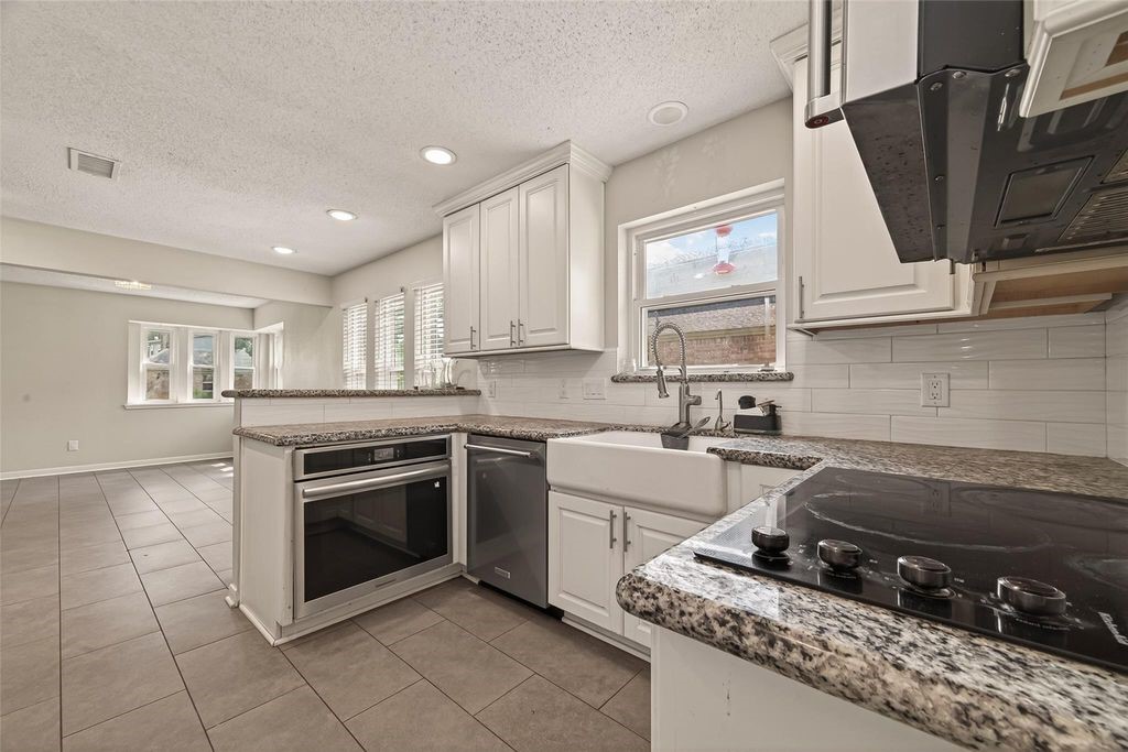 14507 Ravenhurst Lane Property Photo 13