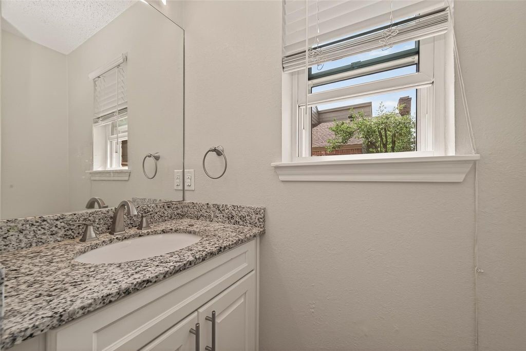 14507 Ravenhurst Lane Property Photo 18