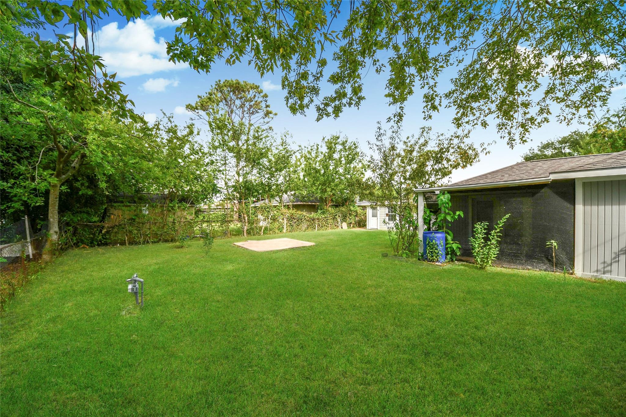 706 Arvana Street Property Photo 8