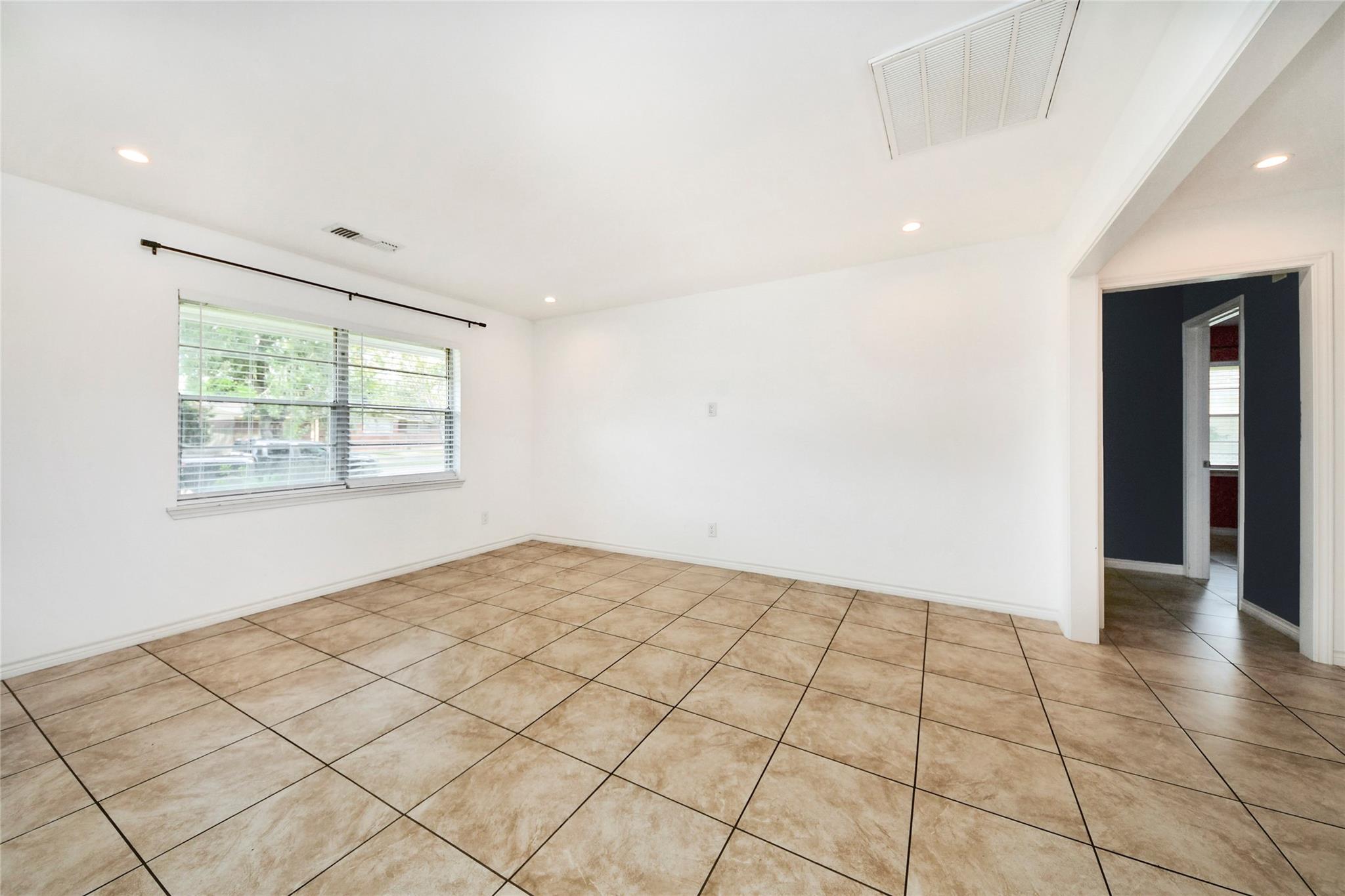 706 Arvana Street Property Photo 10
