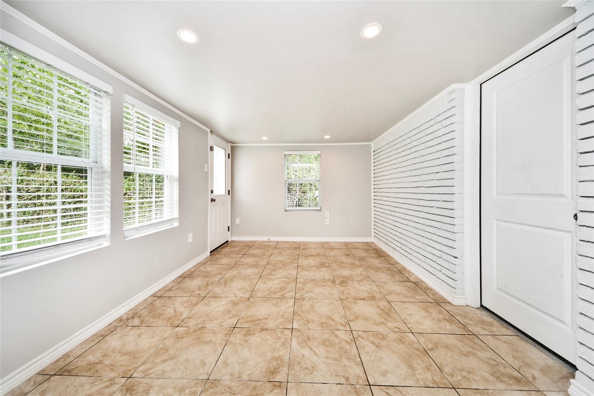 706 Arvana Street Property Photo 20