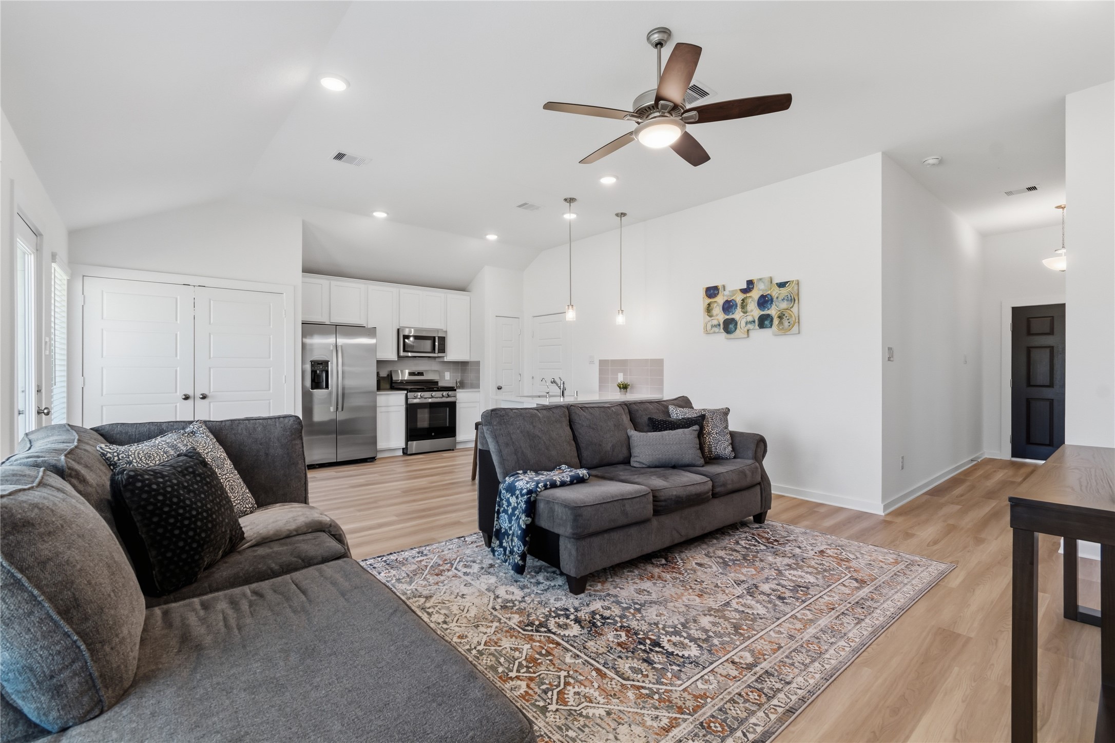 26123 Ethereal Road Property Photo 5