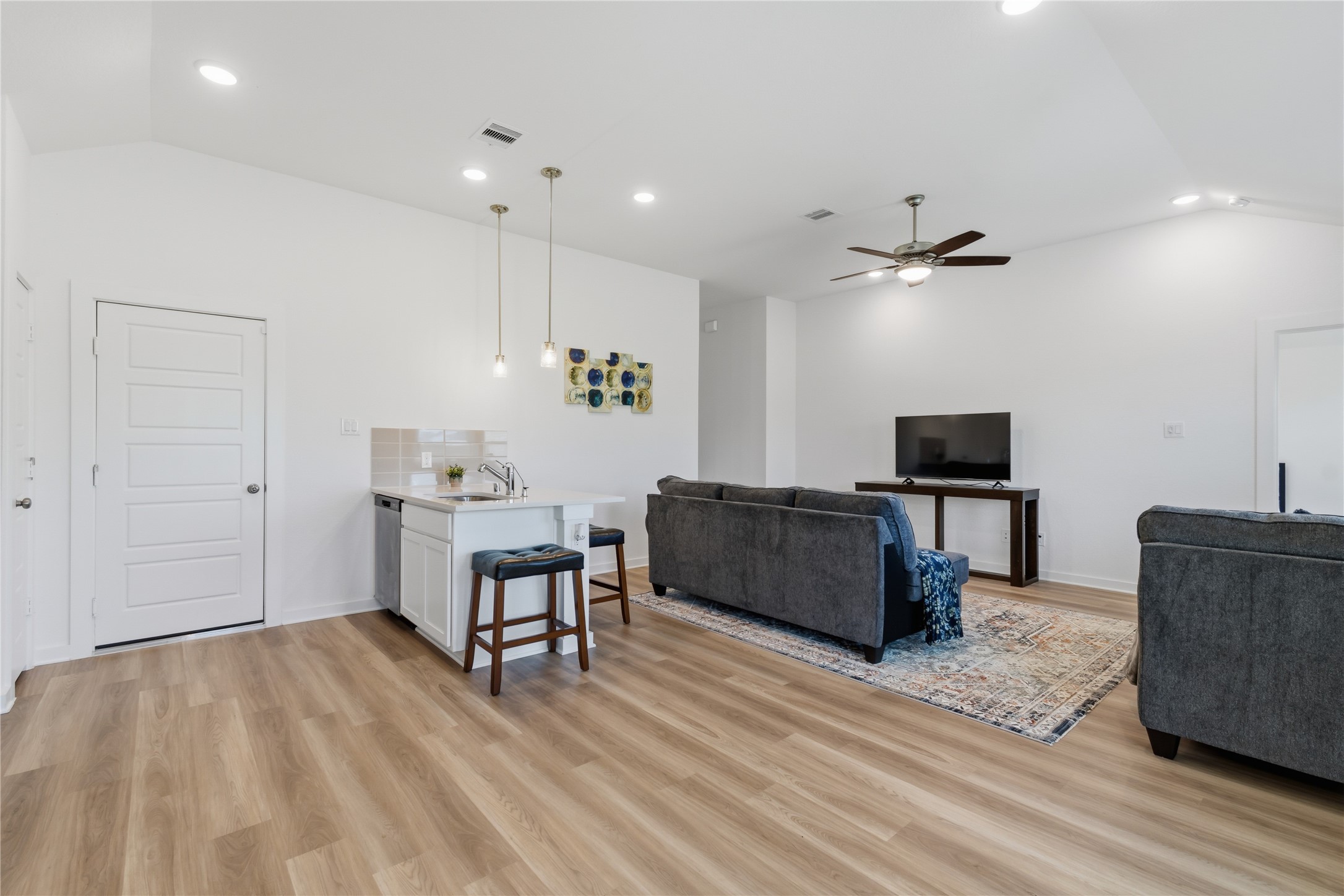 26123 Ethereal Road Property Photo 6