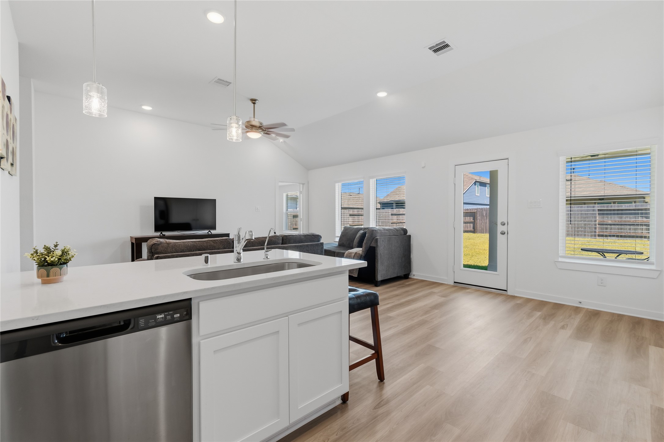 26123 Ethereal Road Property Photo 8