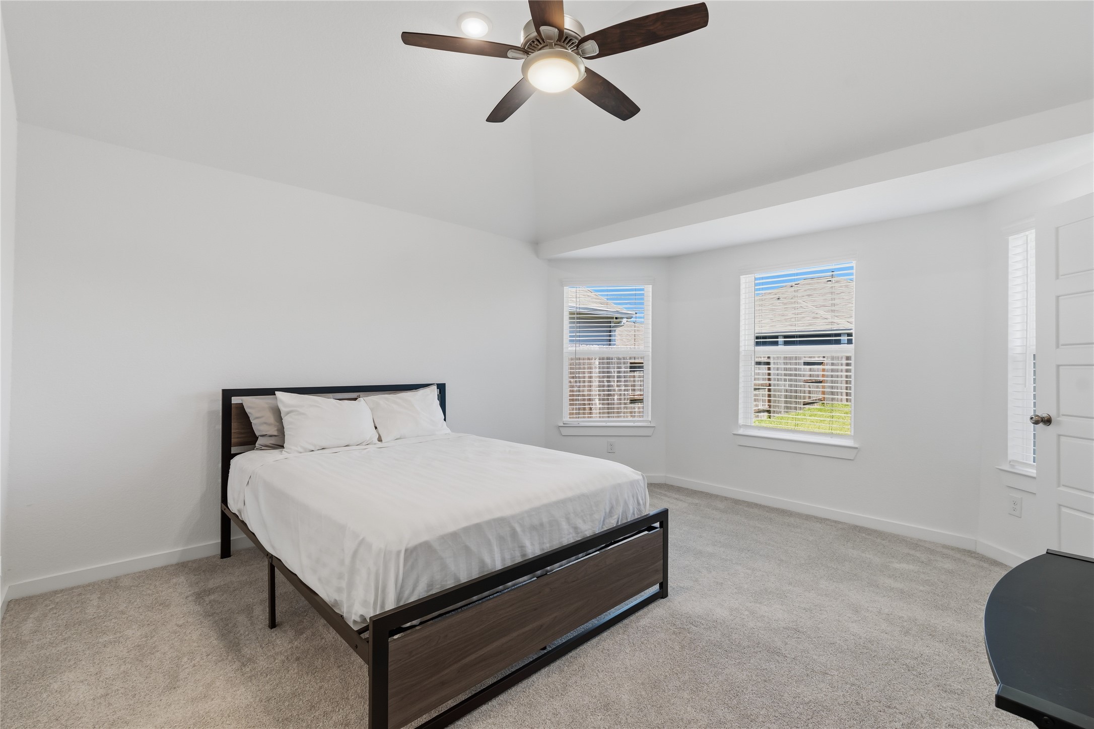 26123 Ethereal Road Property Photo 12