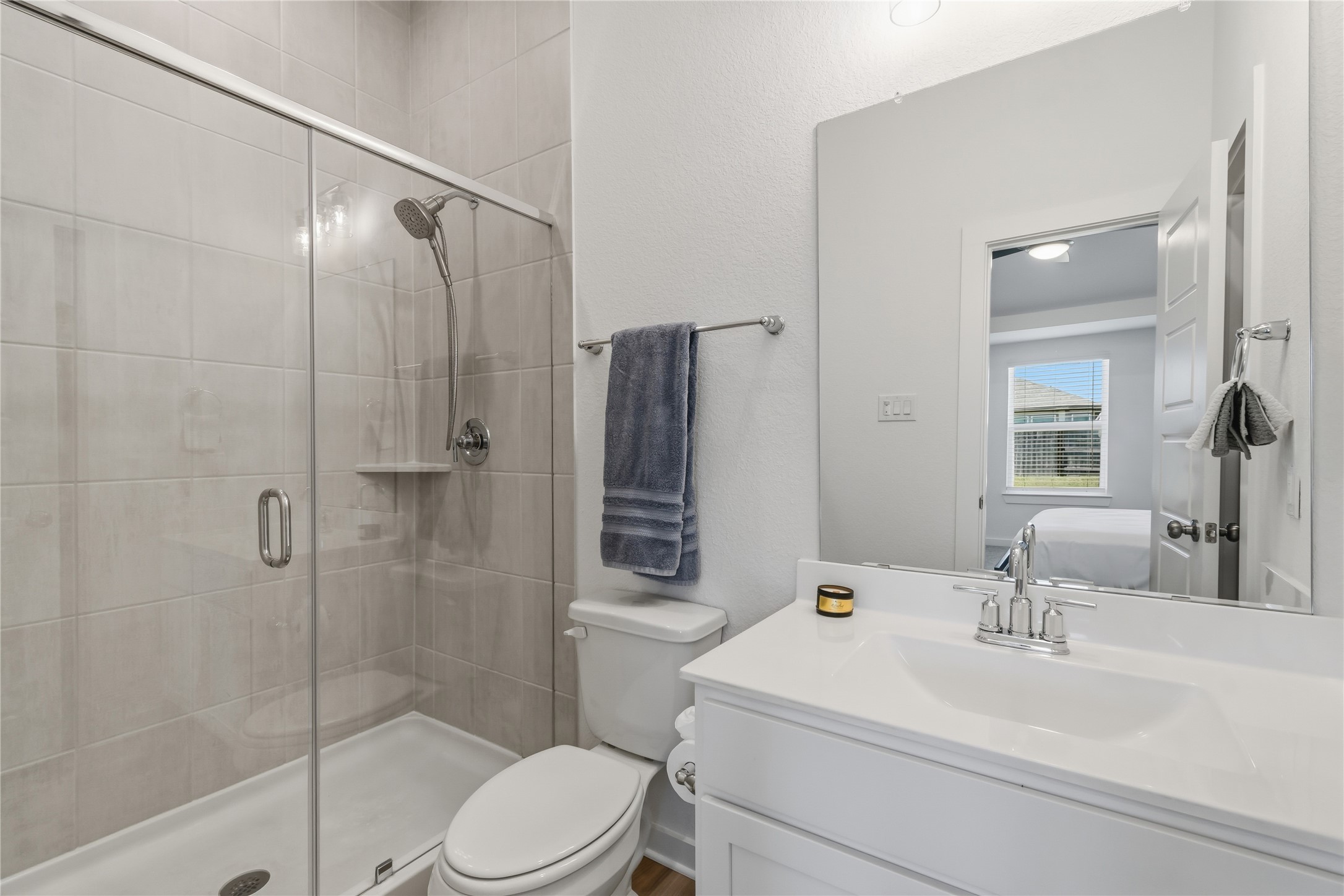 26123 Ethereal Road Property Photo 13