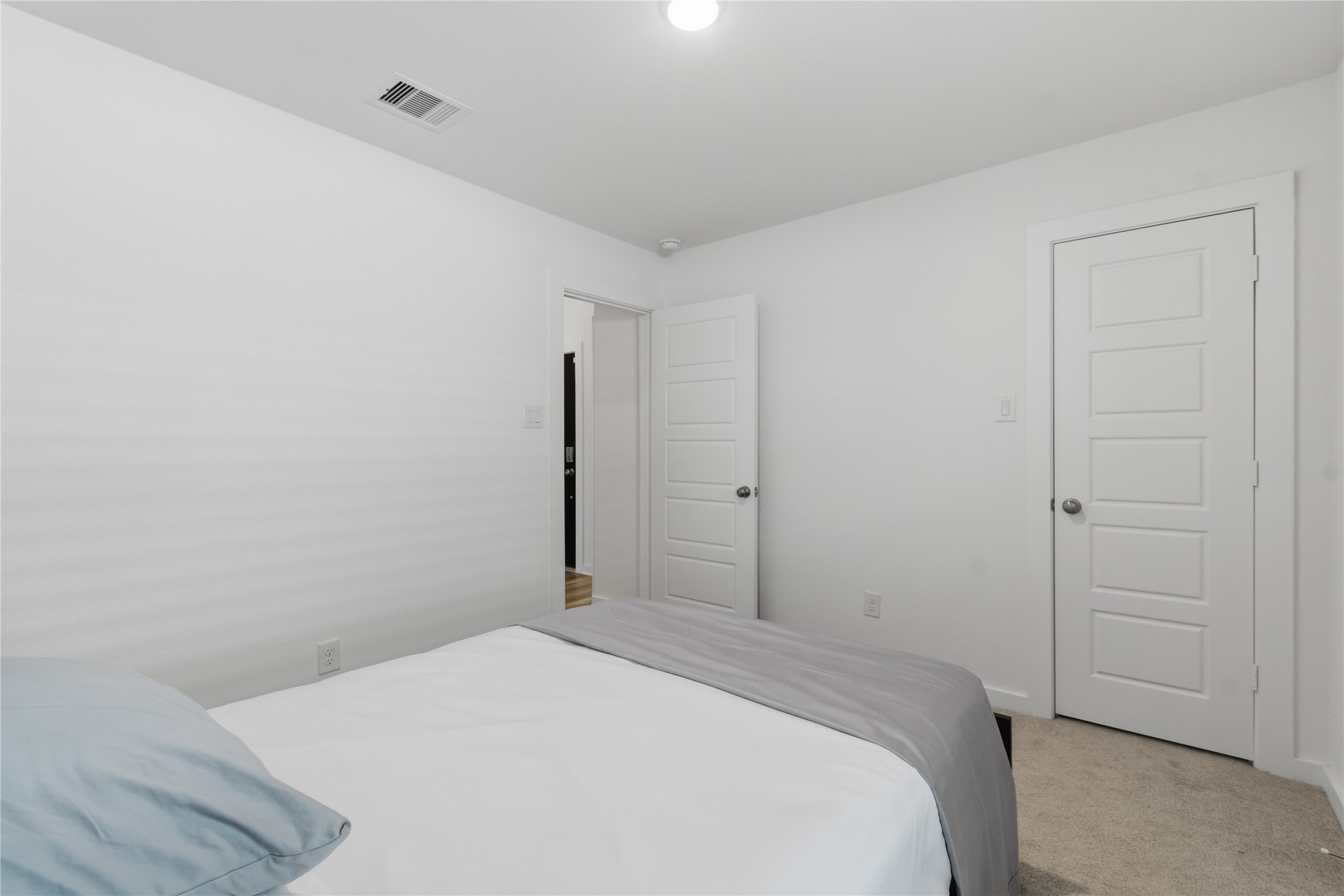 26123 Ethereal Road Property Photo 15