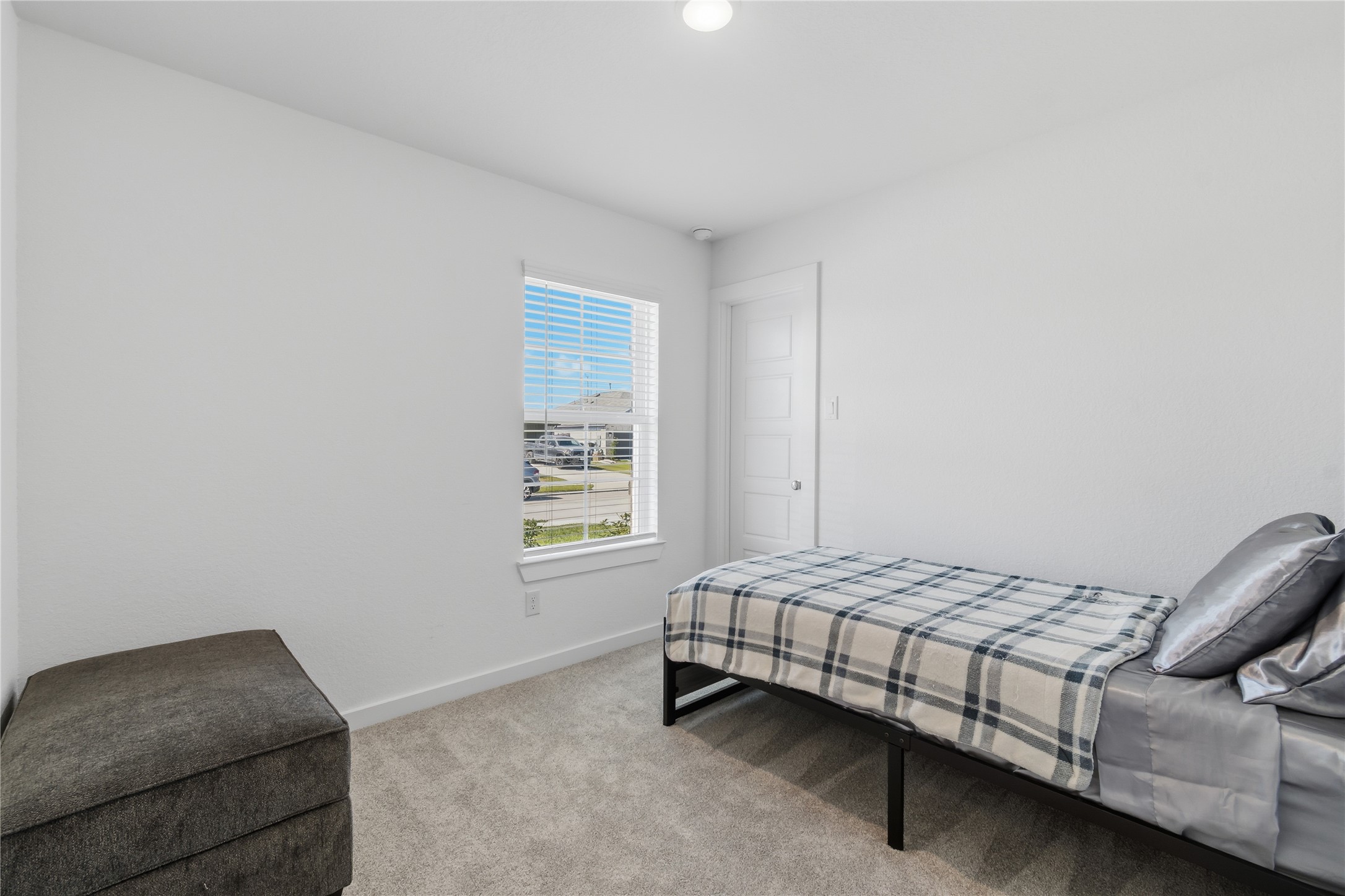 26123 Ethereal Road Property Photo 16