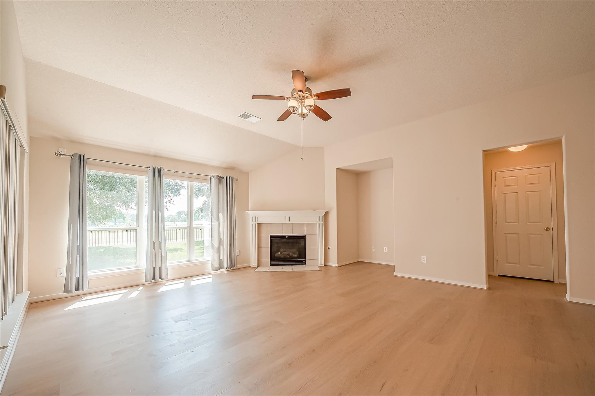 18635 Cypress Lake Village Drive, Cypress Tx 77429 Property Photo 9