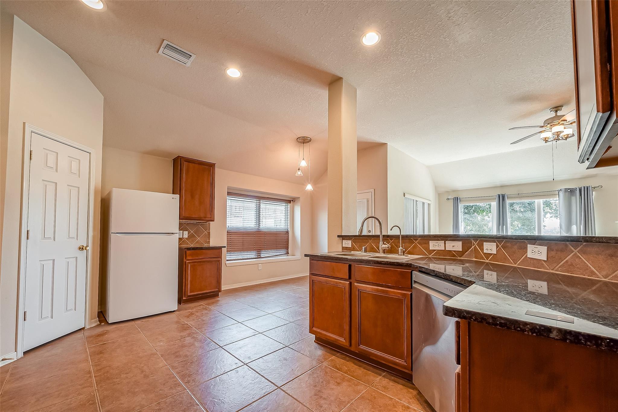 18635 Cypress Lake Village Drive, Cypress Tx 77429 Property Photo 12