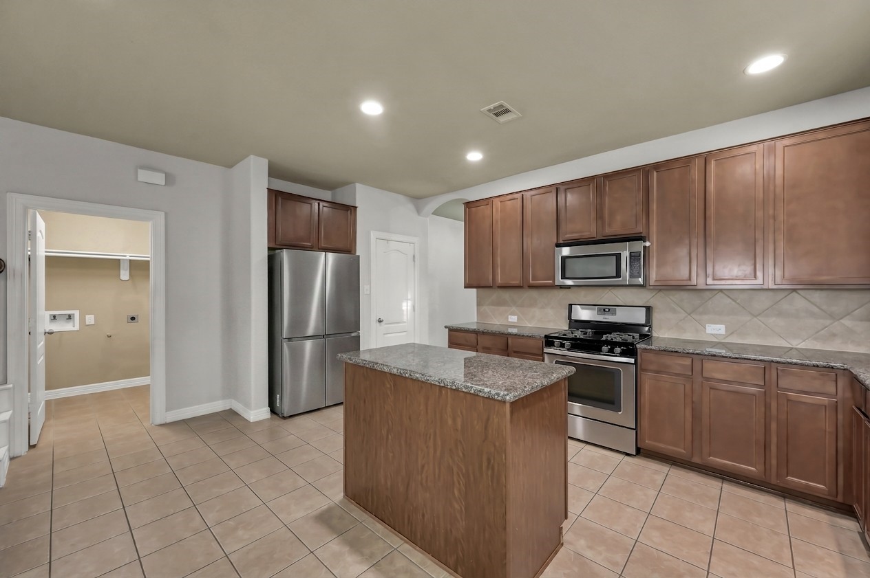 24407 Split Rock Falls Property Photo 8