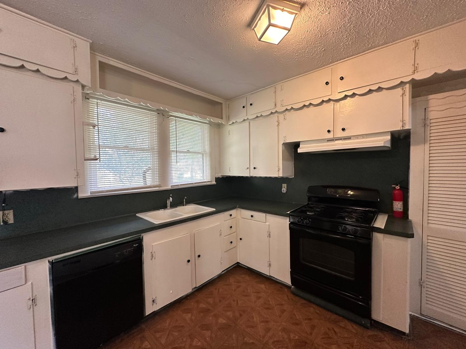 6818 Stearns Street Property Photo 3