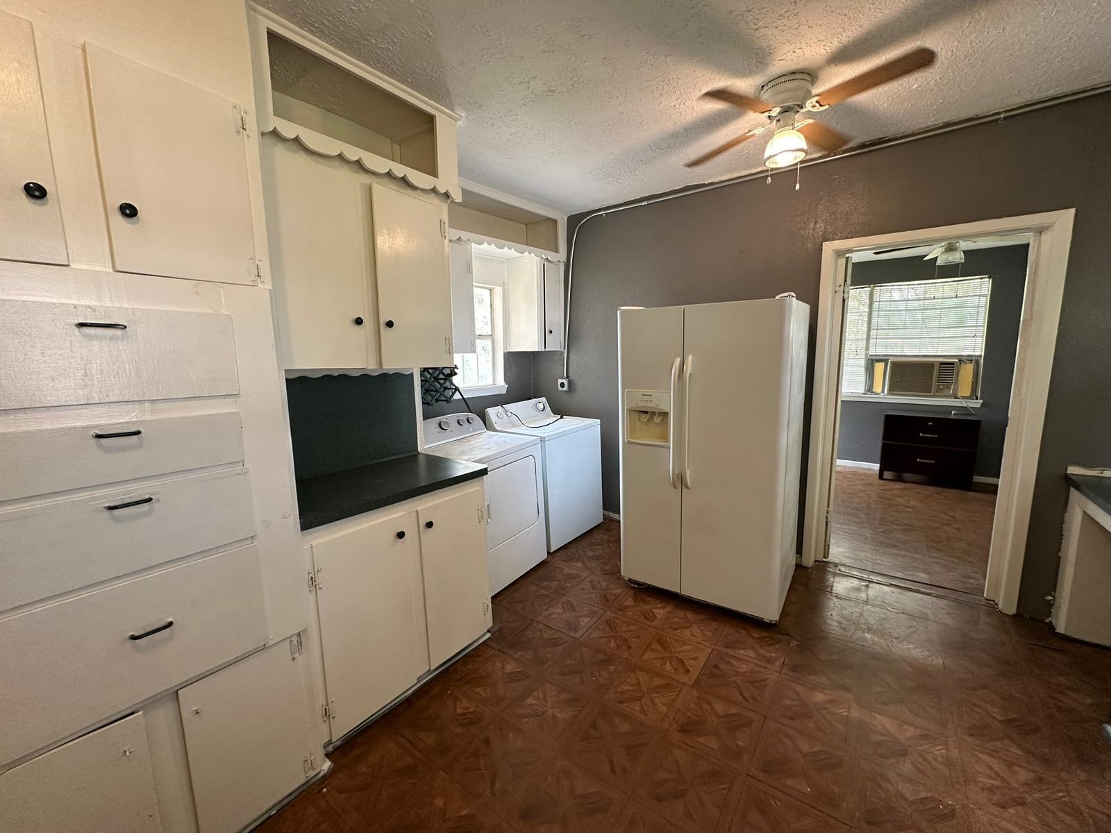 6818 Stearns Street Property Photo 4